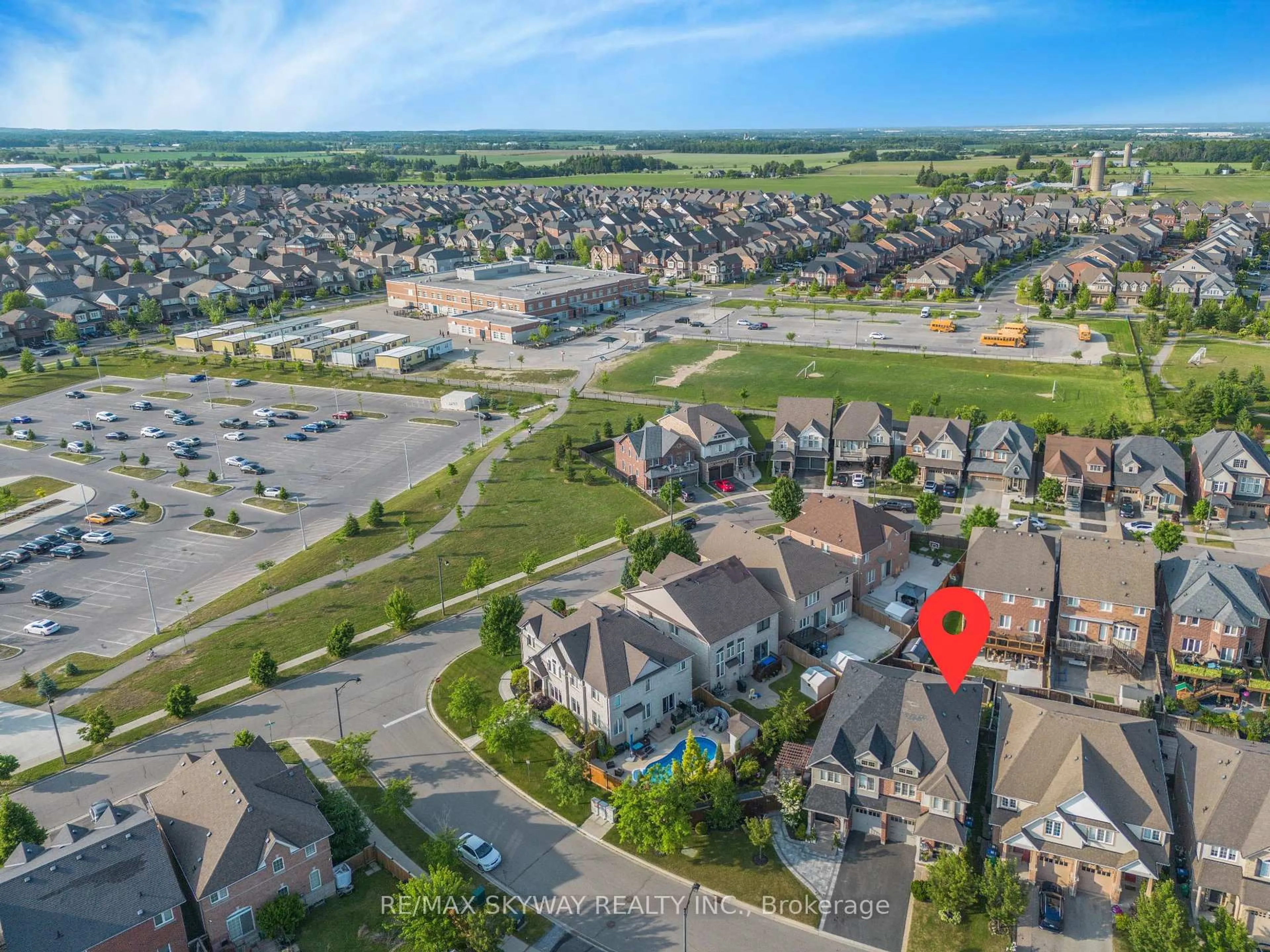 A pic from outside/outdoor area/front of a property/back of a property/a pic from drone, street for 15 Tokara Ave, Caledon Ontario L7C 3P4