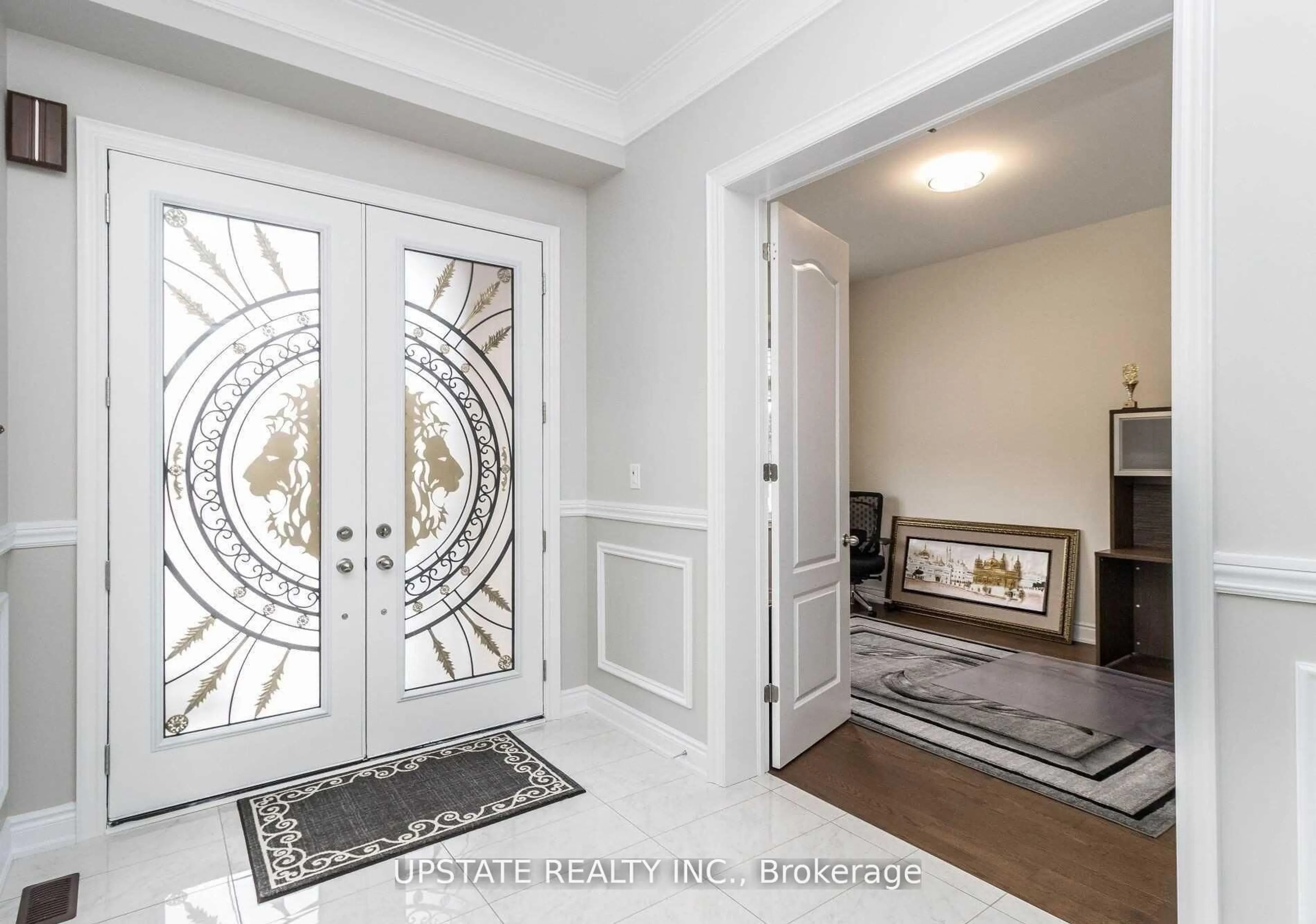 Indoor entryway for 5 Anatolia St, Brampton Ontario L6P 4L3