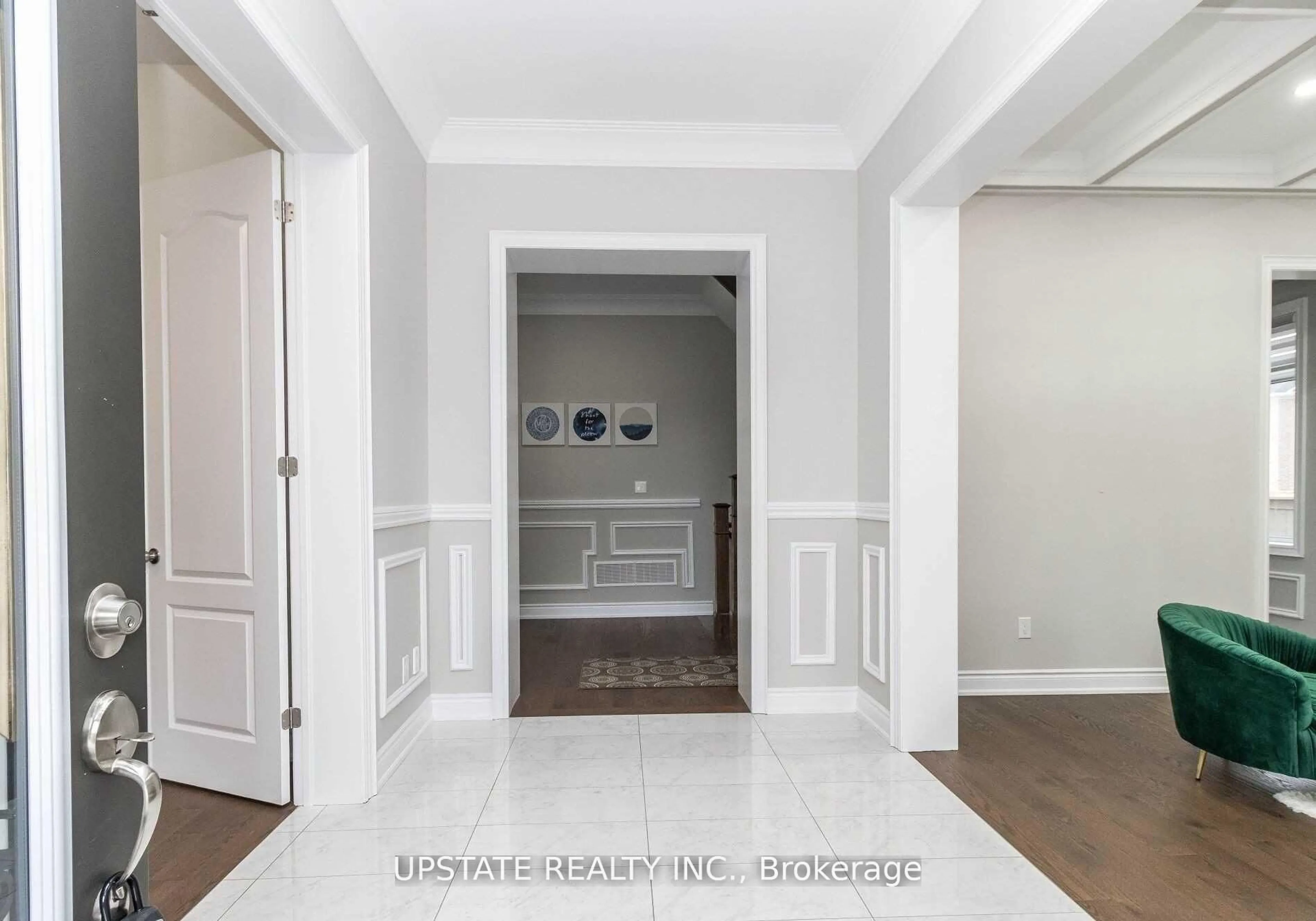 Indoor entryway for 5 Anatolia St, Brampton Ontario L6P 4L3