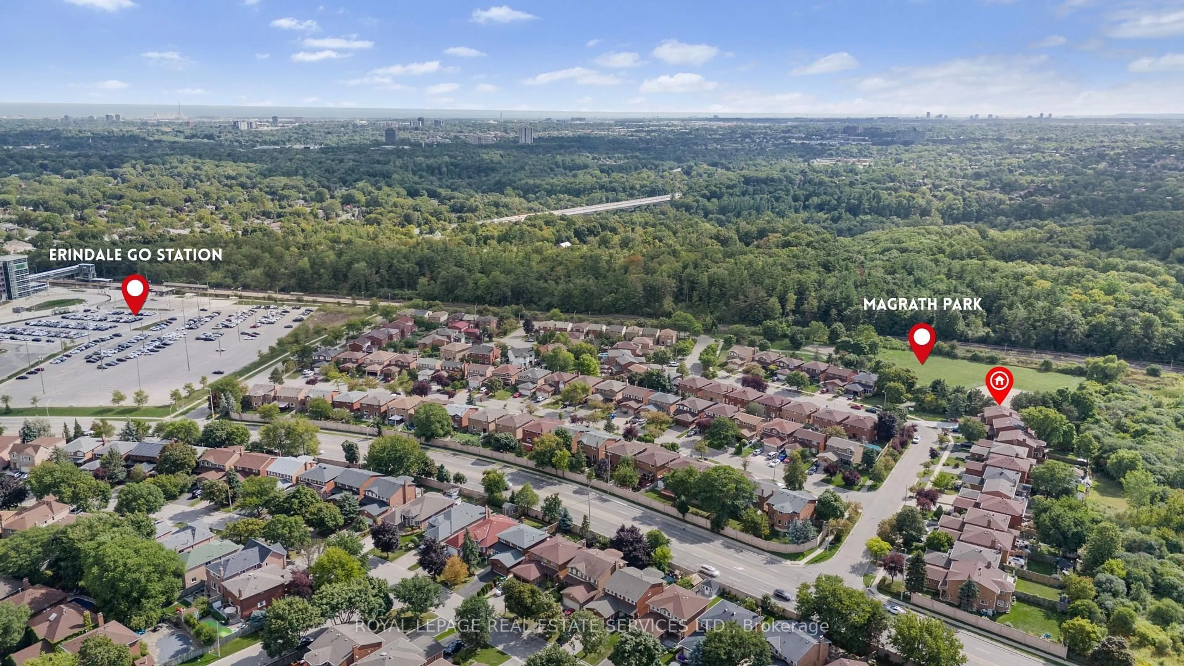 A pic from outside/outdoor area/front of a property/back of a property/a pic from drone, unknown for 4210 Melia Dr, Mississauga Ontario L5C 4J5