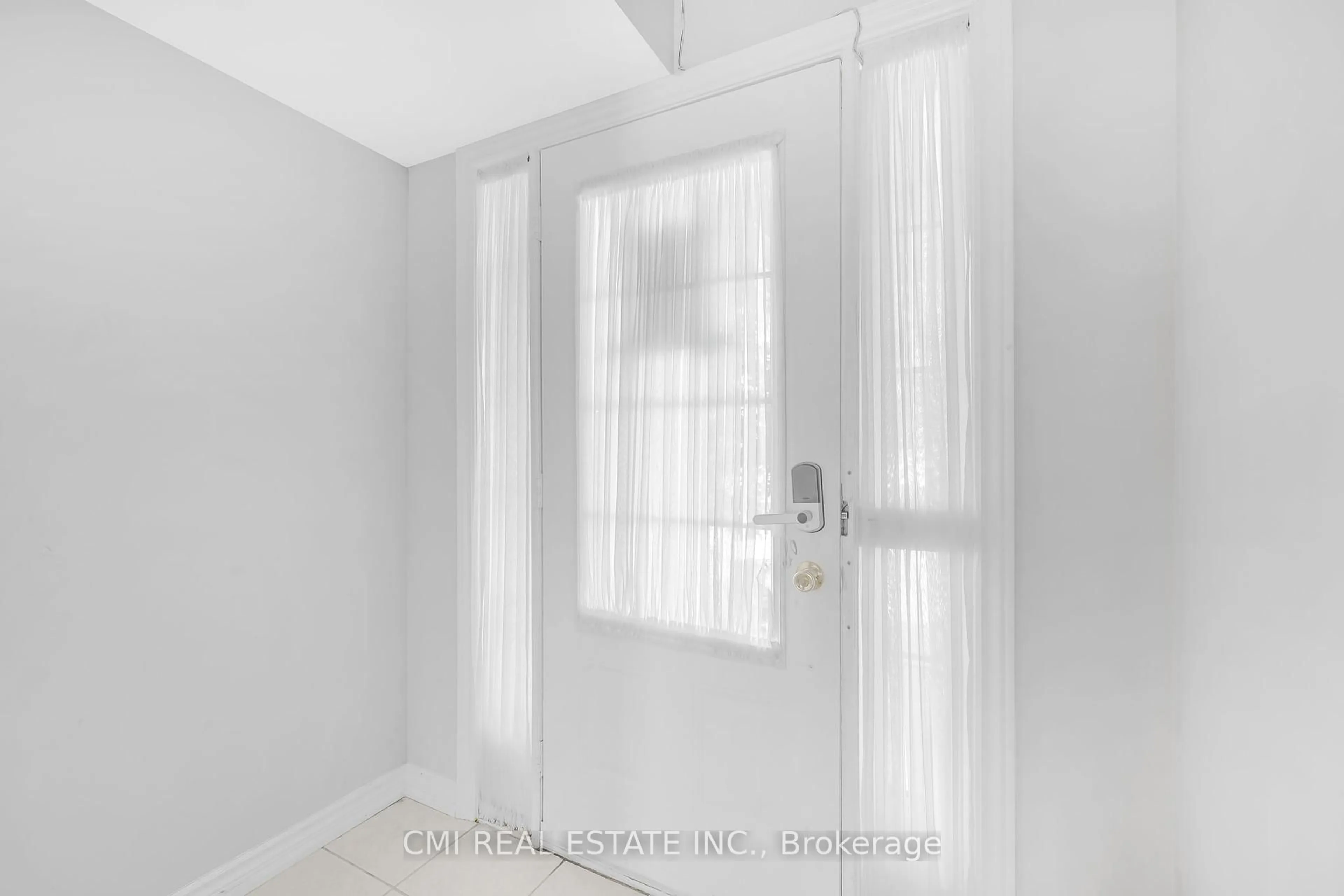 Indoor entryway for 21 Kayak Hts, Brampton Ontario L6Z 0H8