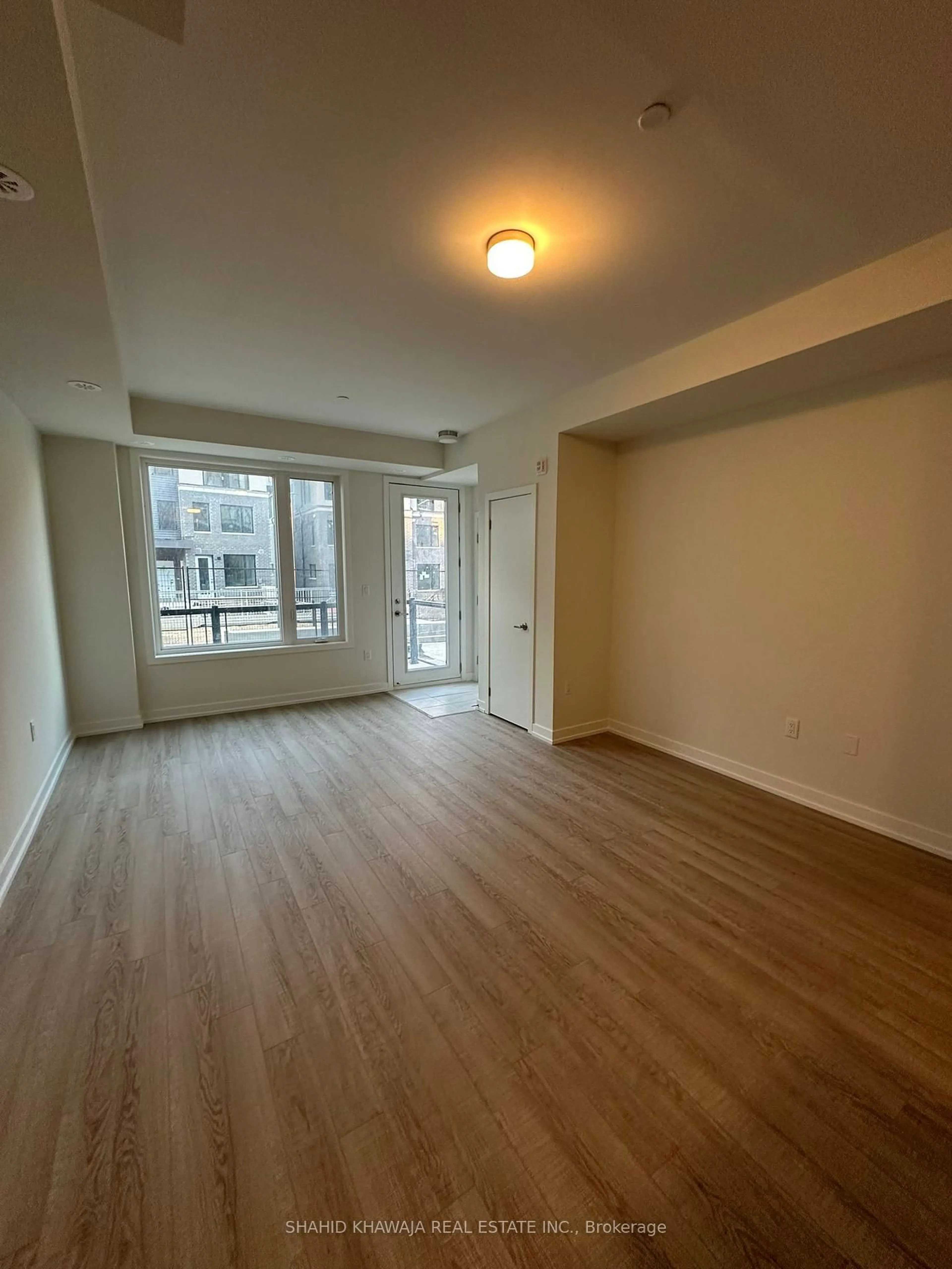 A pic of a room for 3546 Colonial Dr, Mississauga Ontario L5L 0C1