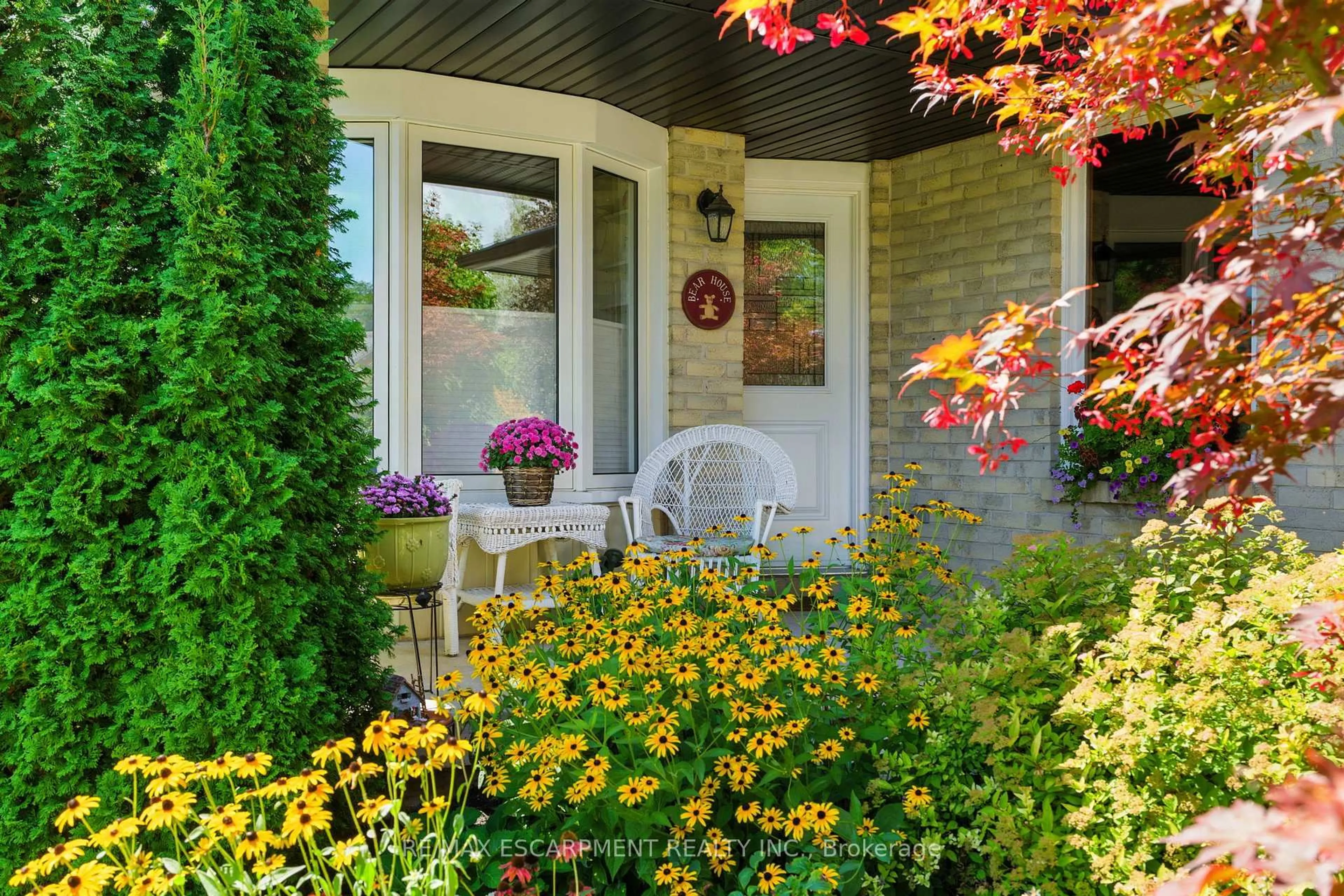 Patio, street for 1559 Riley Ave, Burlington Ontario L7M 3G2