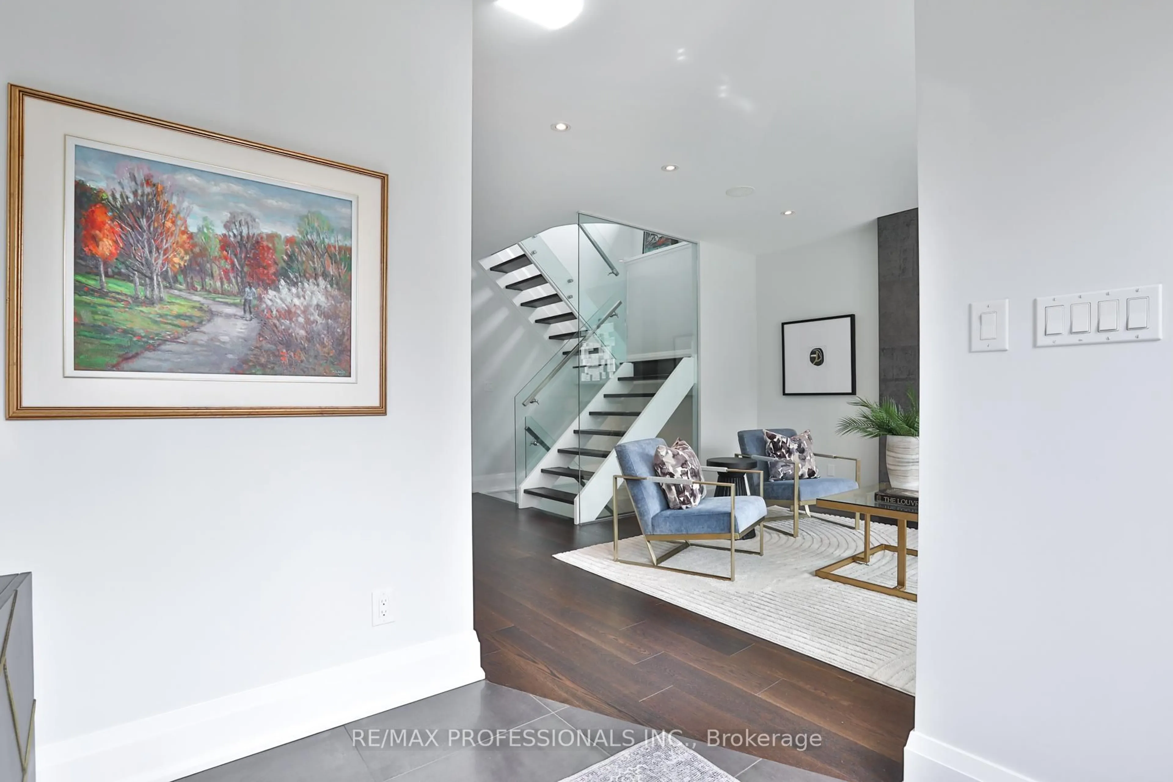 Stairs for 6 Meadowcrest Rd, Toronto Ontario M8Z 2Y2
