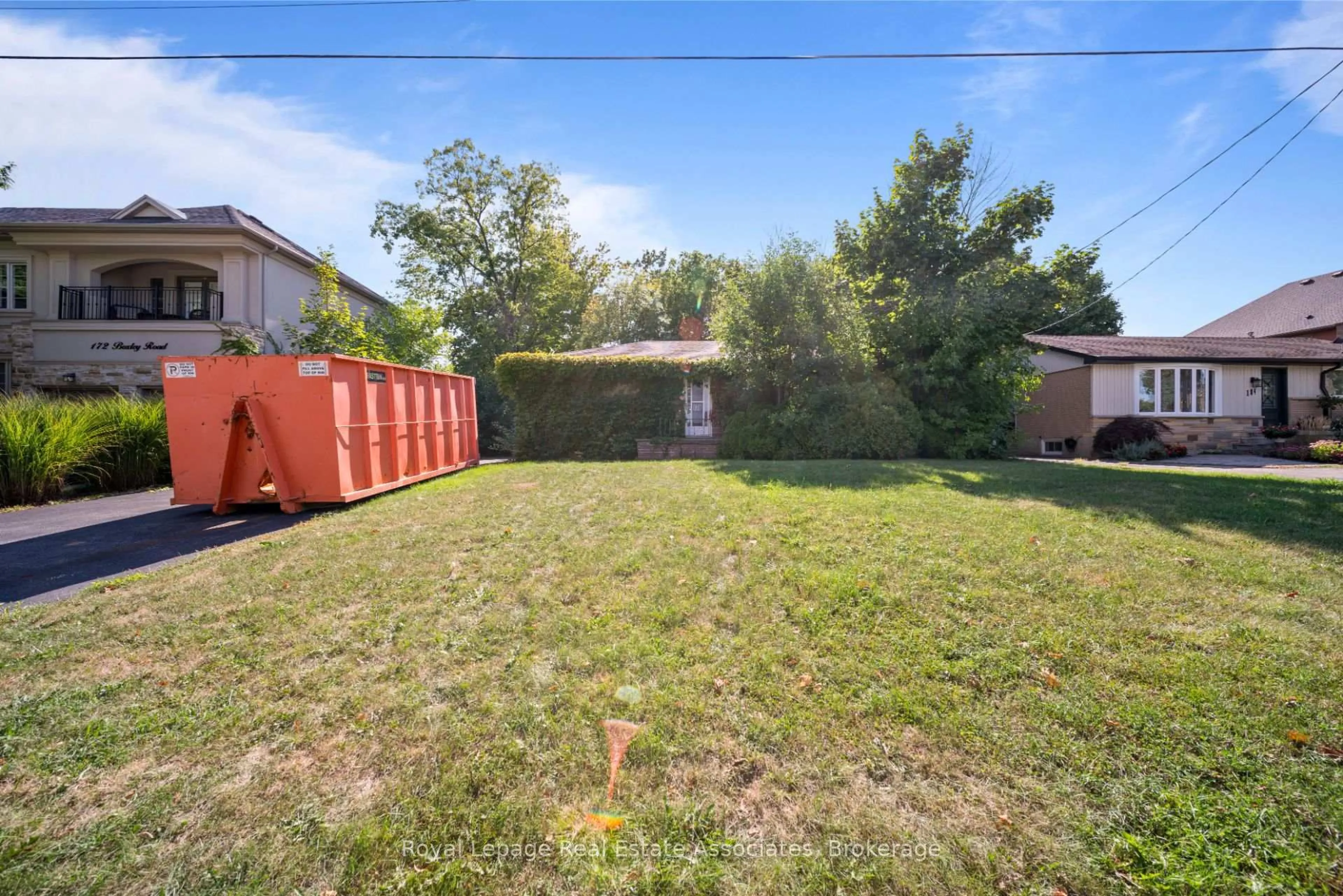 Unknown for 178 Boxley Rd, Burlington Ontario L7L 4S6