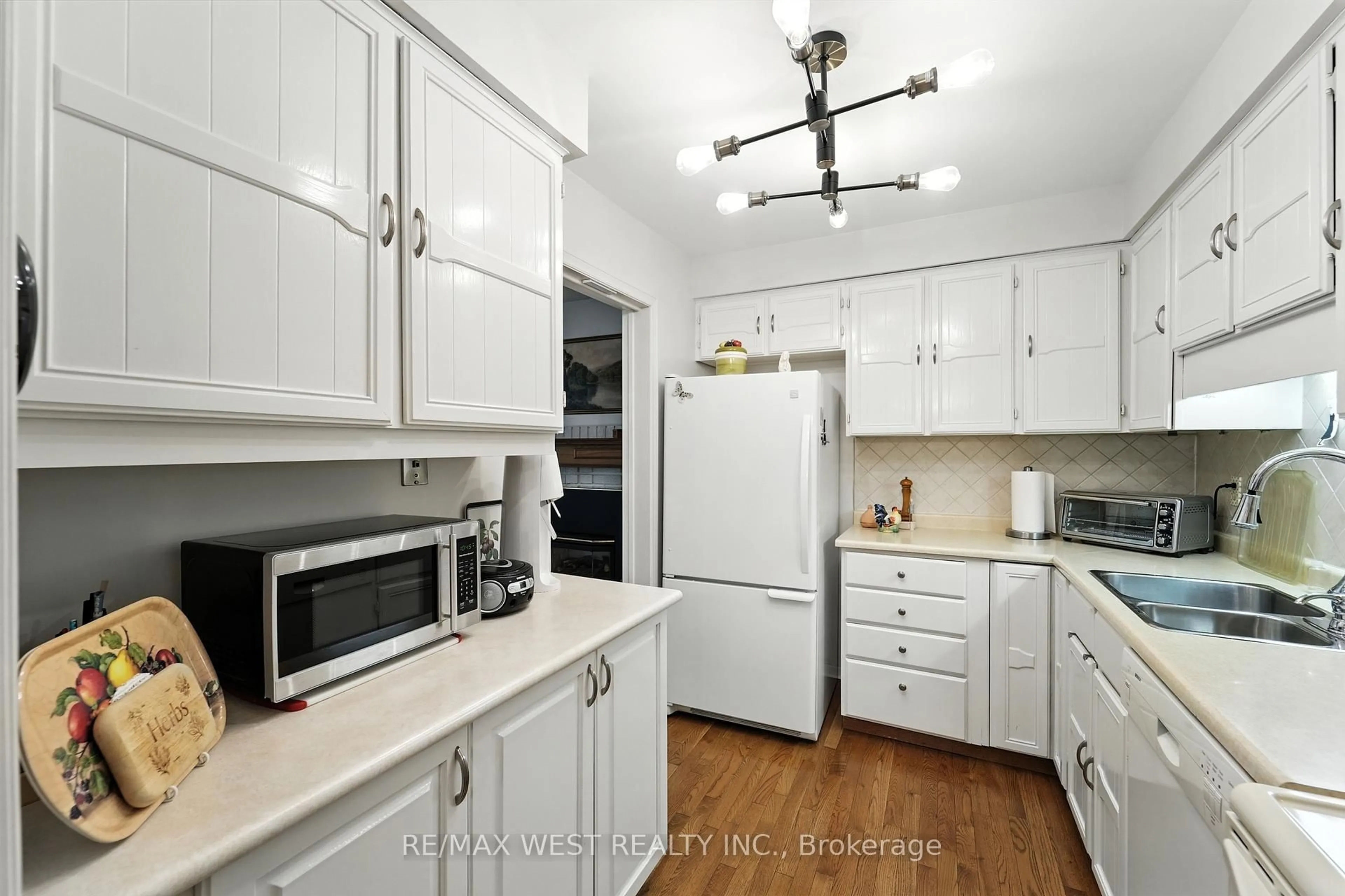 Standard kitchen, unknown for 1393 Royal York Rd #16, Toronto Ontario M9A 4Y9