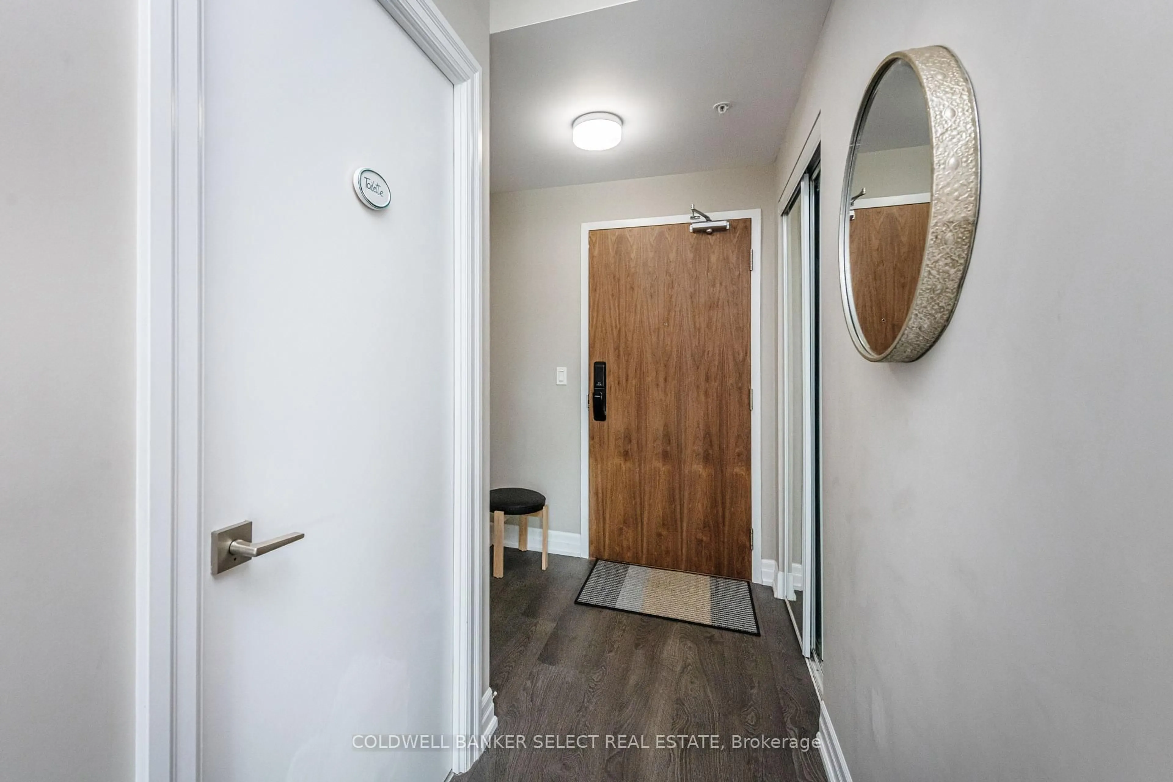 Indoor entryway for 50 Ann St #403, Caledon Ontario L7E 1B9