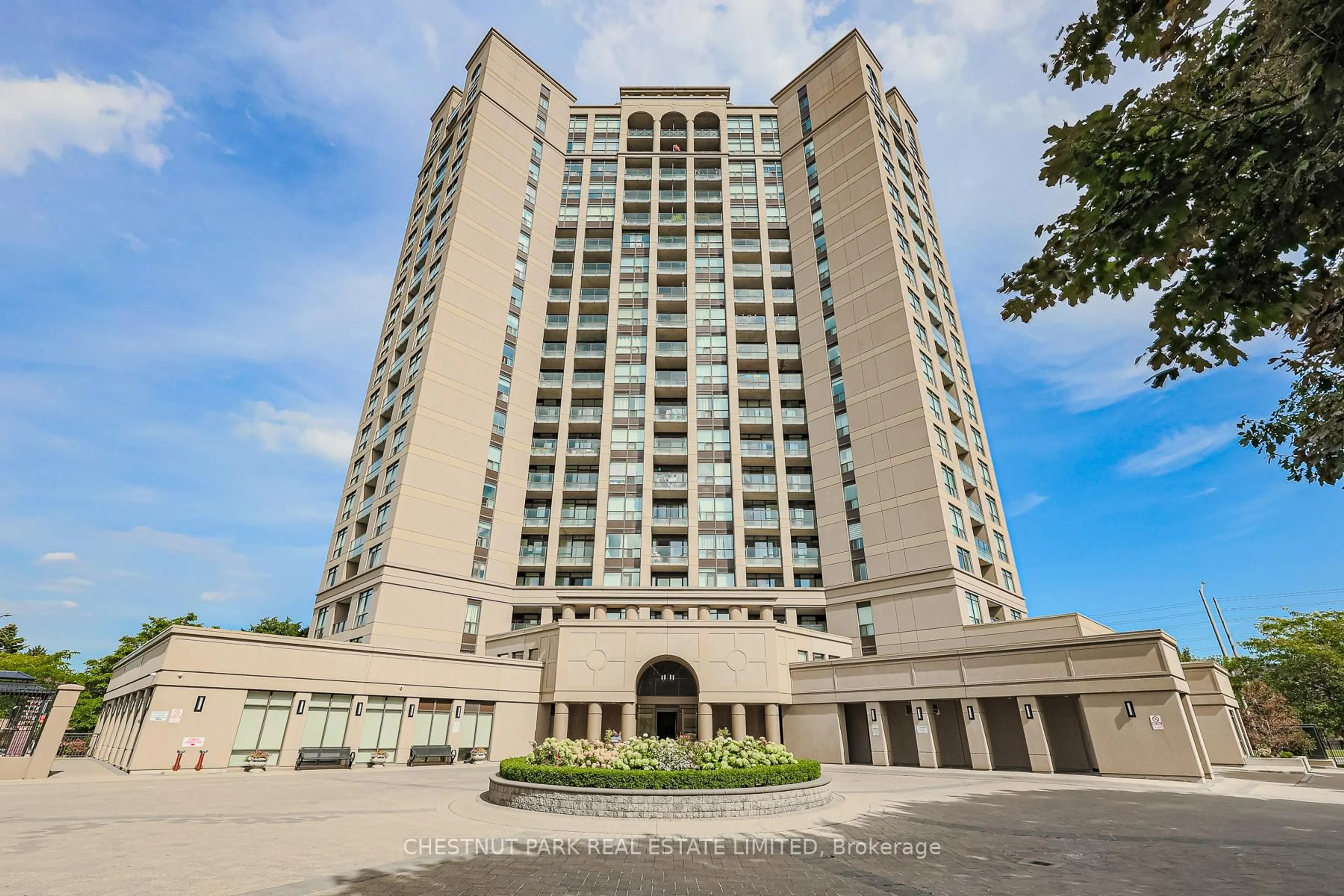 Indoor foyer for 220 Forum Dr #1401, Mississauga Ontario L4Z 4K1