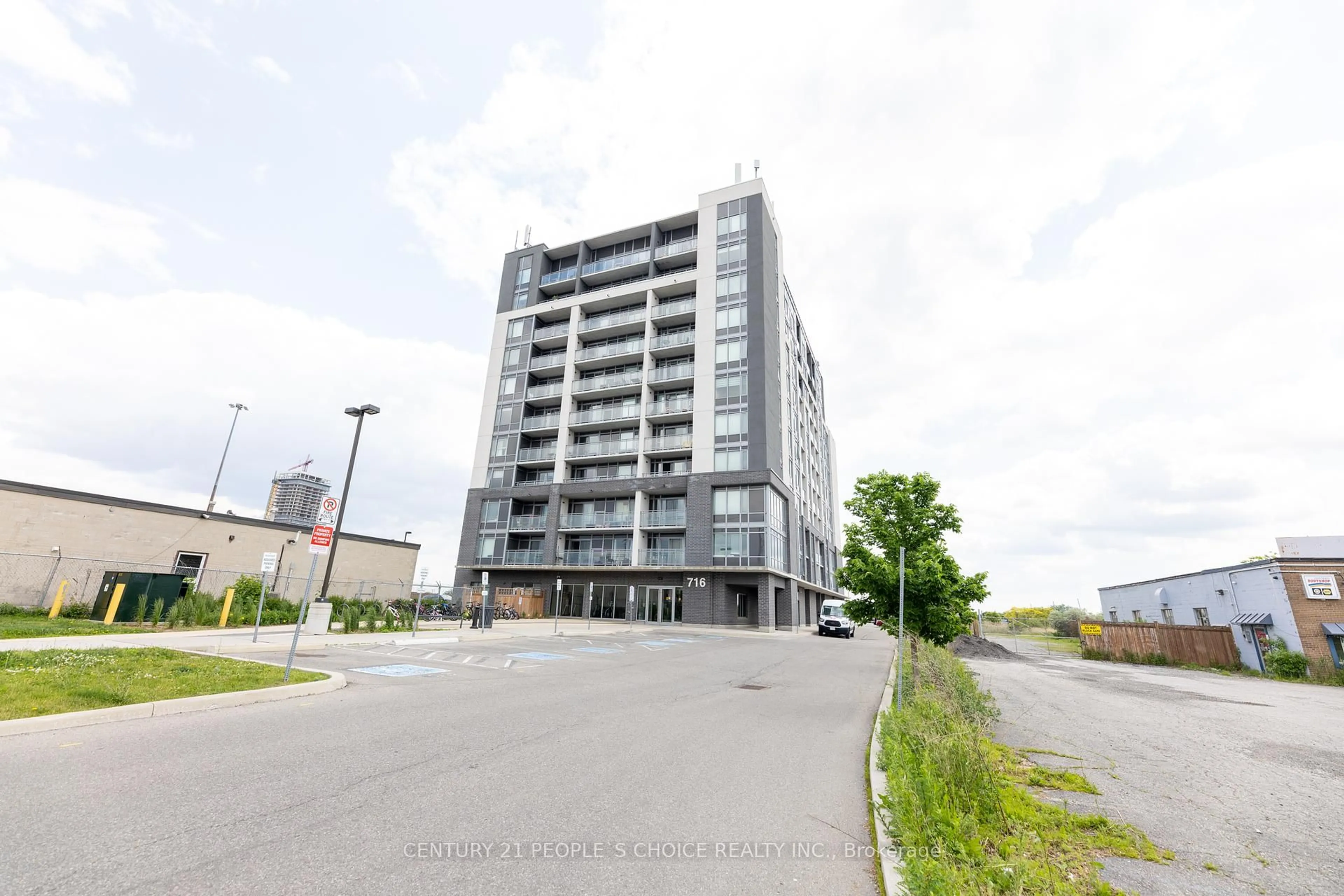 Unknown for 716 Main St #1001, Milton Ontario L9T 9L9