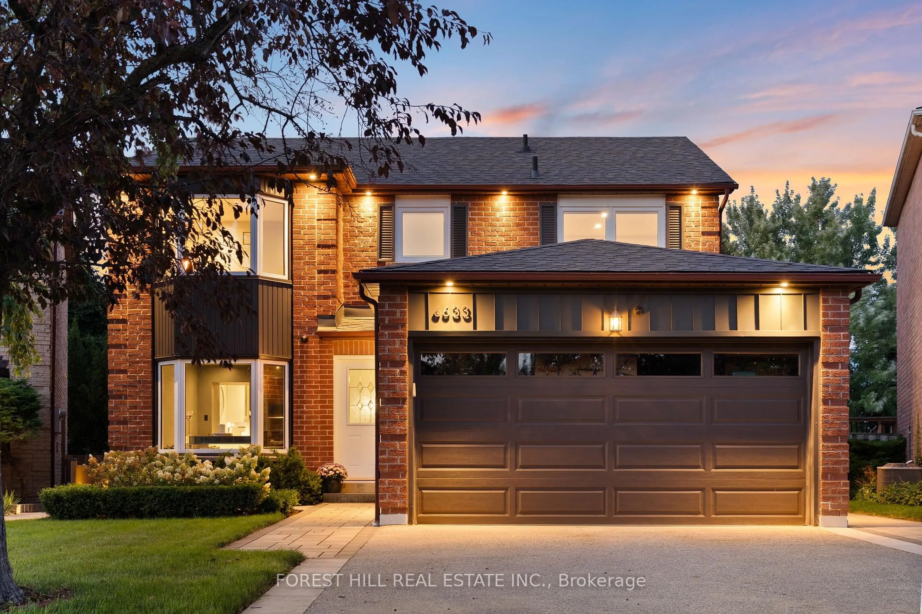 Home with brick exterior material, street for 6633 Eastridge Rd, Mississauga Ontario L5N 4L8