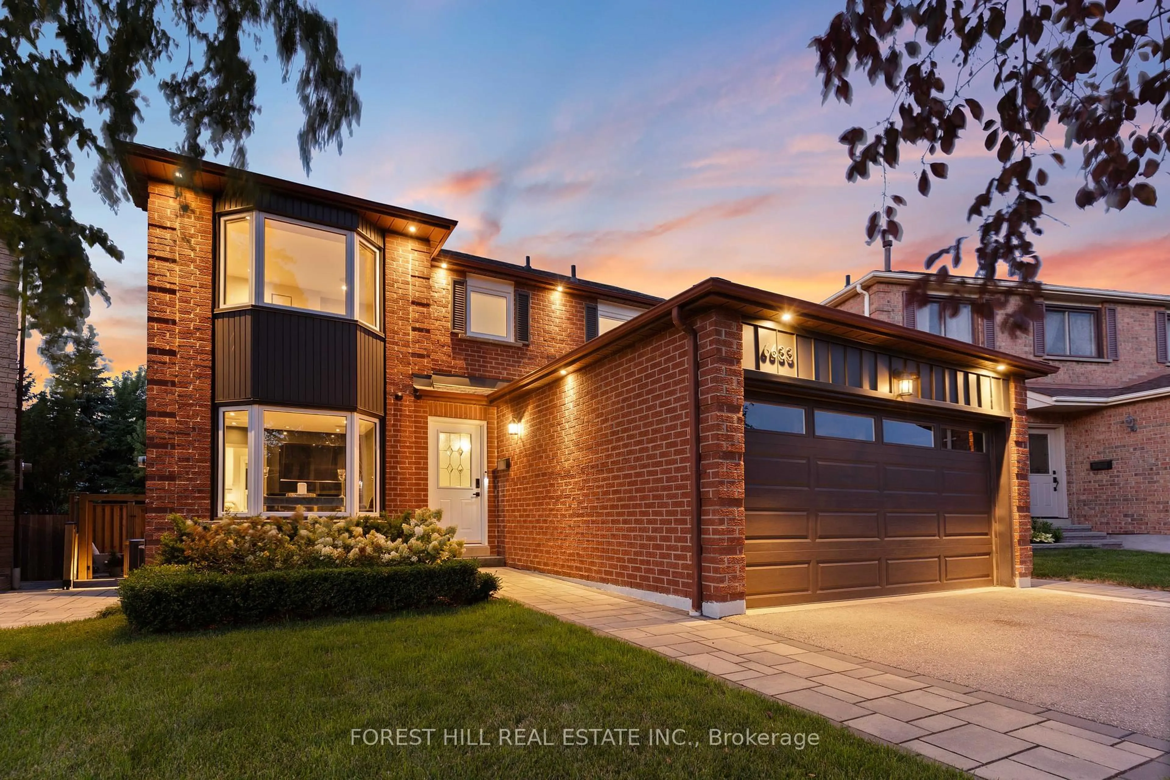 Home with brick exterior material, street for 6633 Eastridge Rd, Mississauga Ontario L5N 4L8