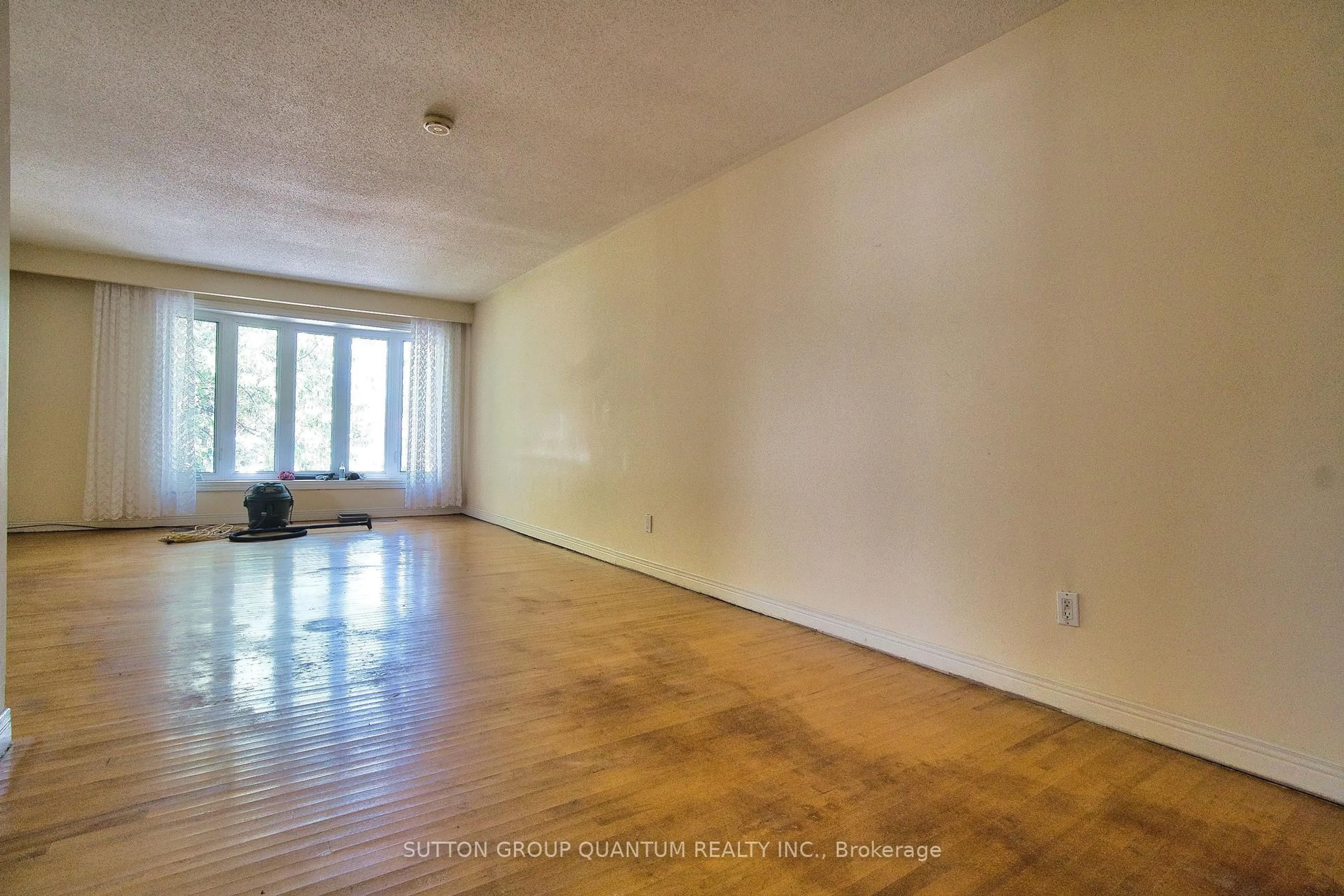 A pic of a room for 797 Eaglemount Cres, Mississauga Ontario L5C 1H2