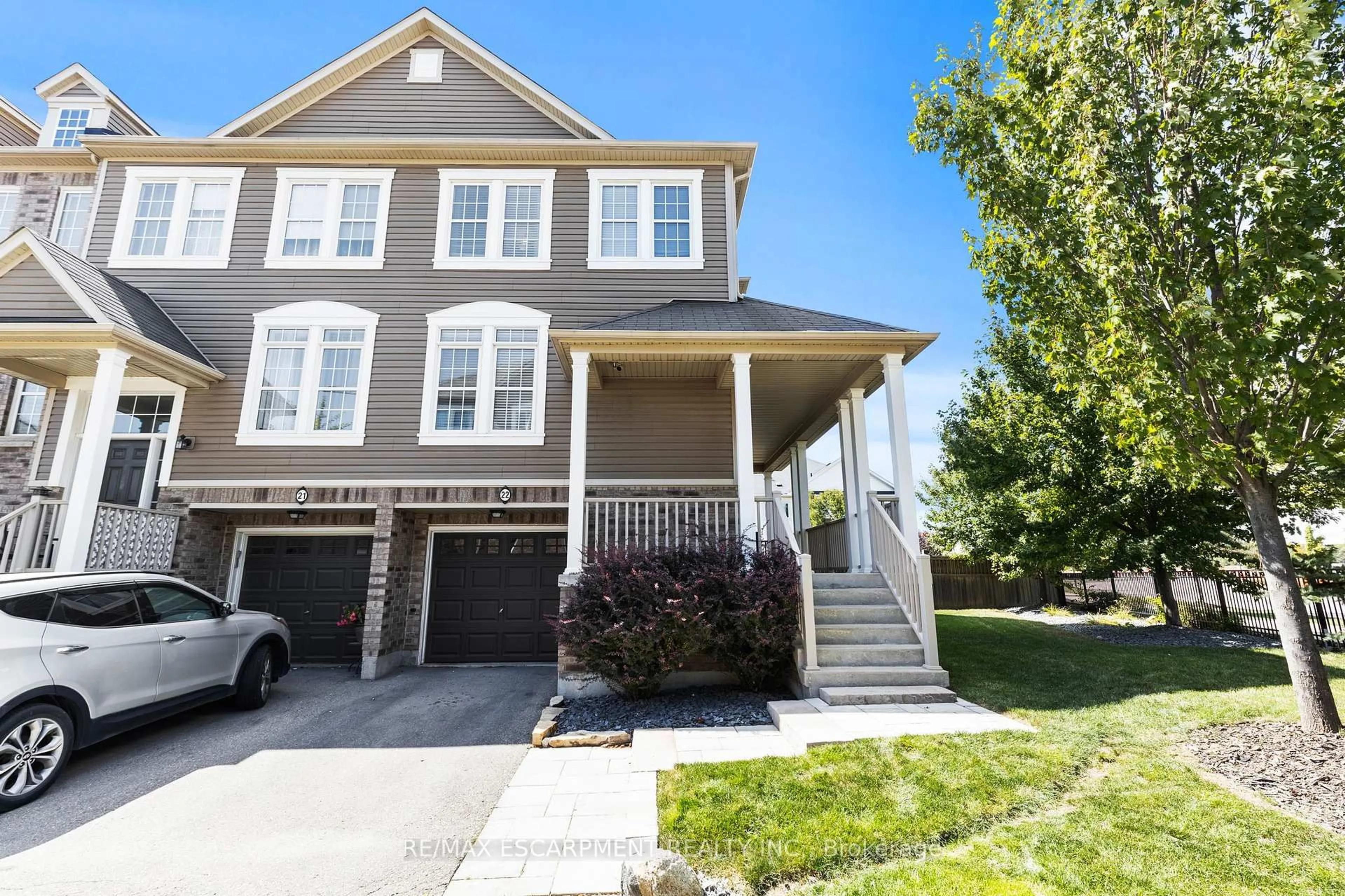 Home with vinyl exterior material, street for 4823 Thomas Alton Blvd #22, Burlington Ontario L7M 0V2