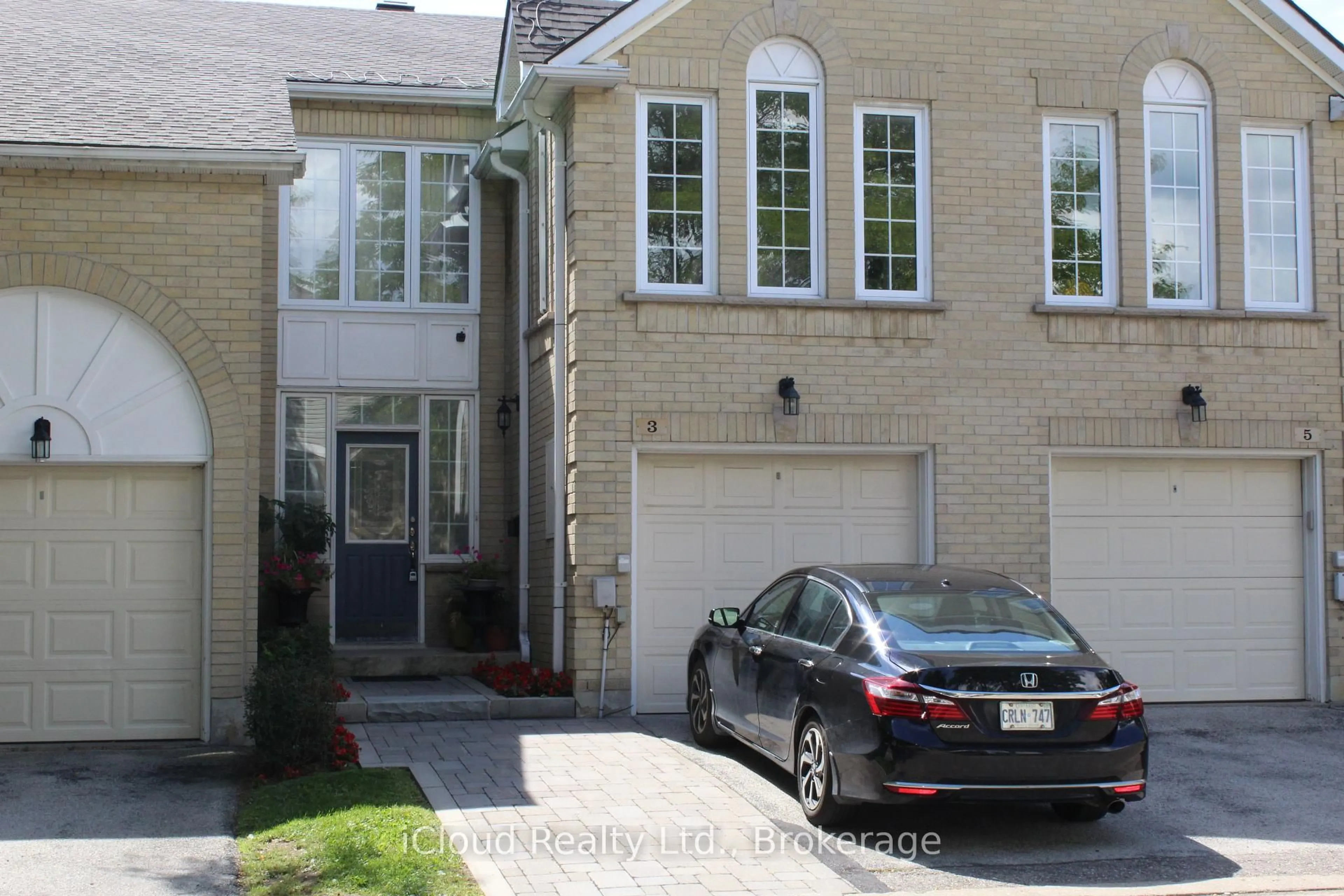 Unknown for 3 Hartnell Sq #2, Brampton Ontario L6S 5W7