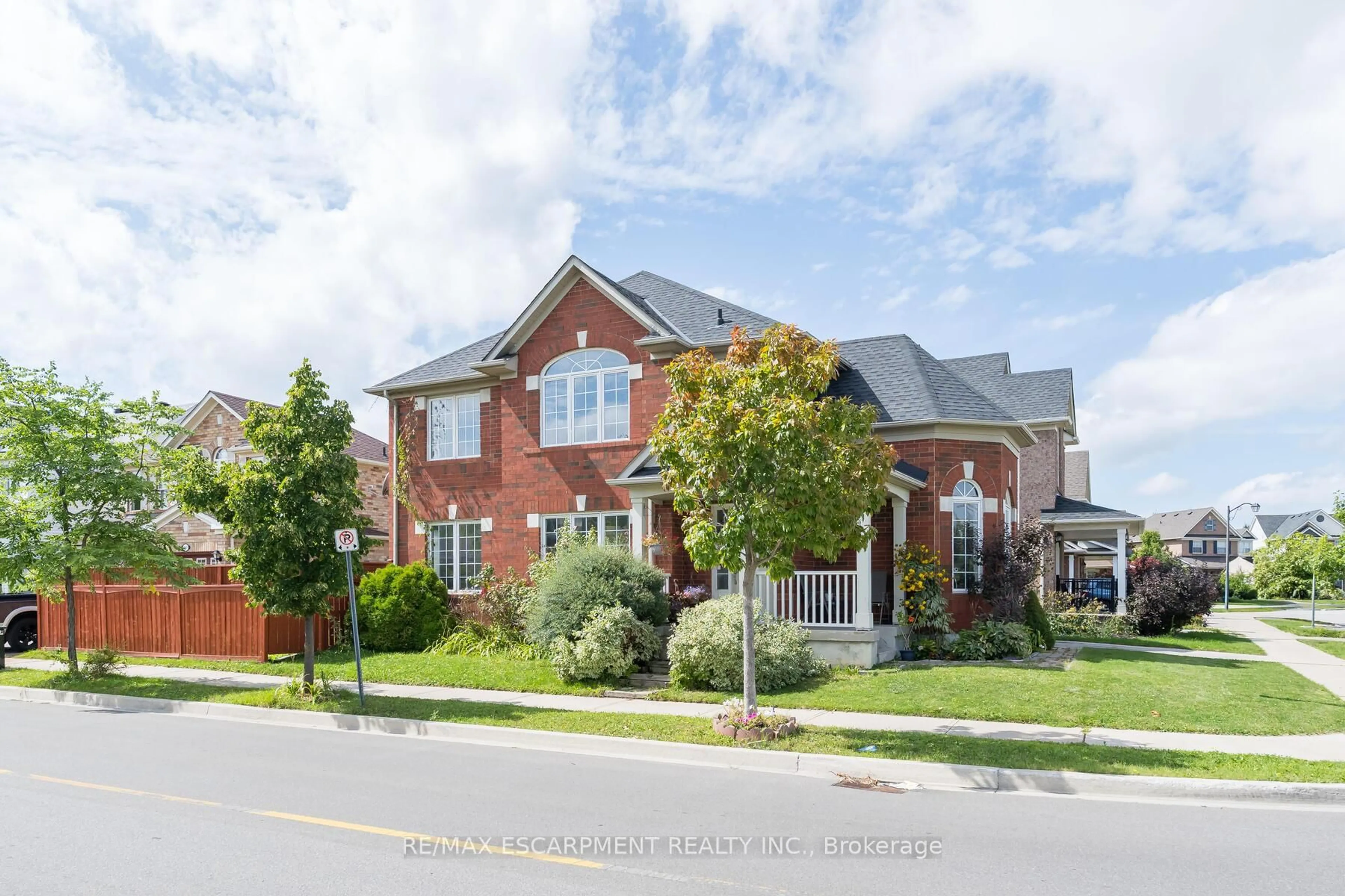 Home with brick exterior material, street for 673 Bennett Blvd, Milton Ontario L9T 6A8