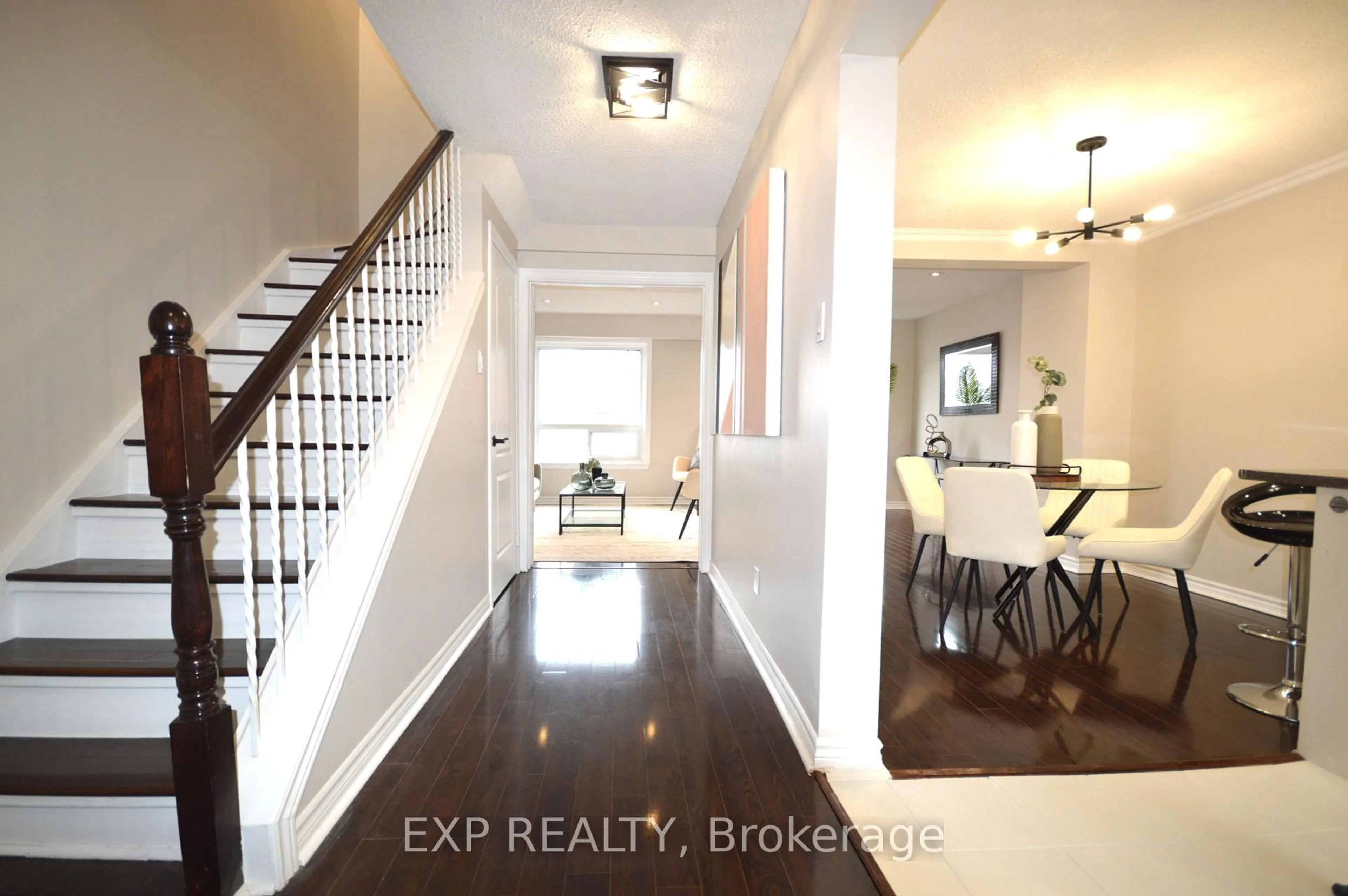 Indoor entryway for 18 Moregate Cres #10, Brampton Ontario L6S 3K9