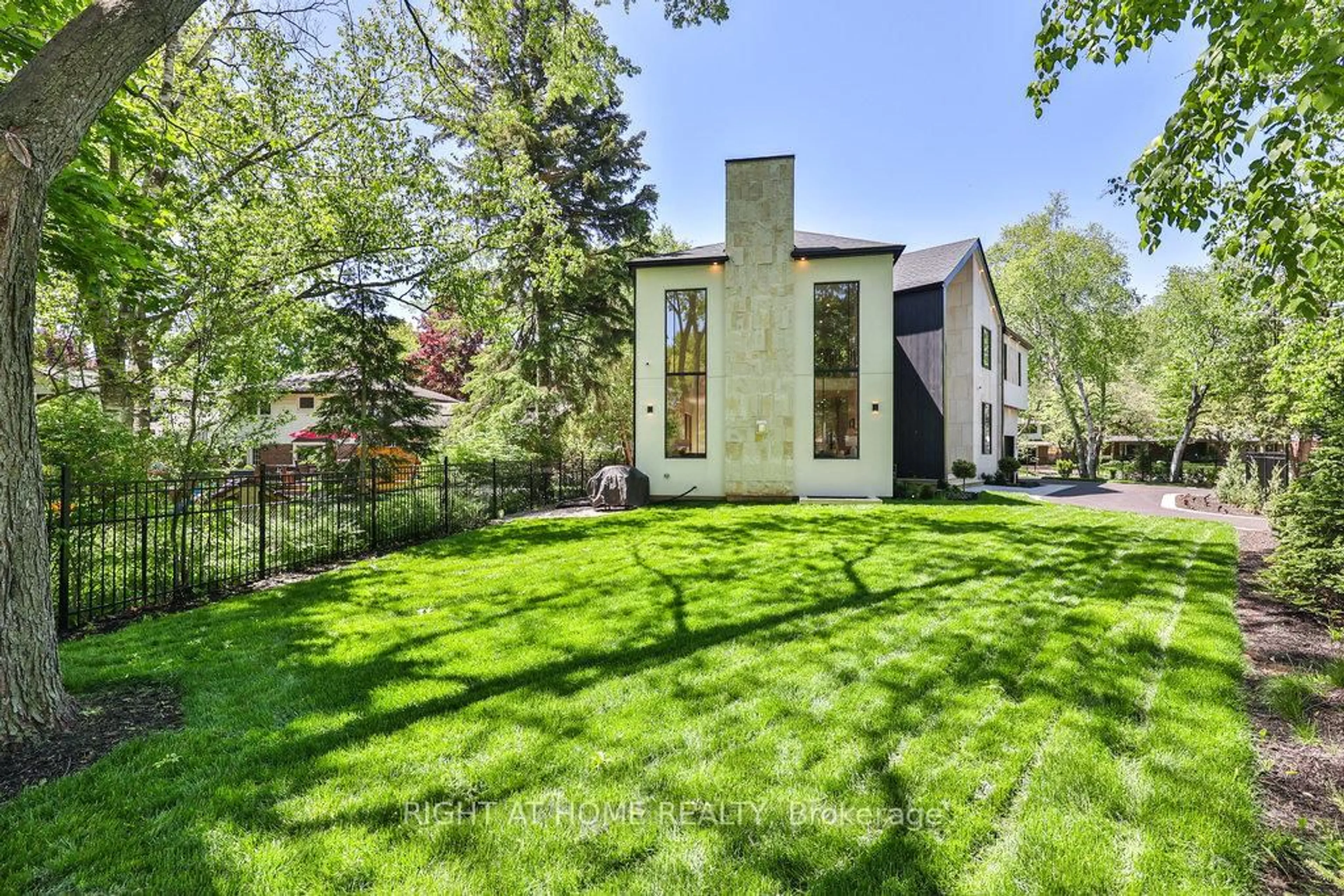 Unknown for 920 Calder Rd, Mississauga Ontario L5J 2N7