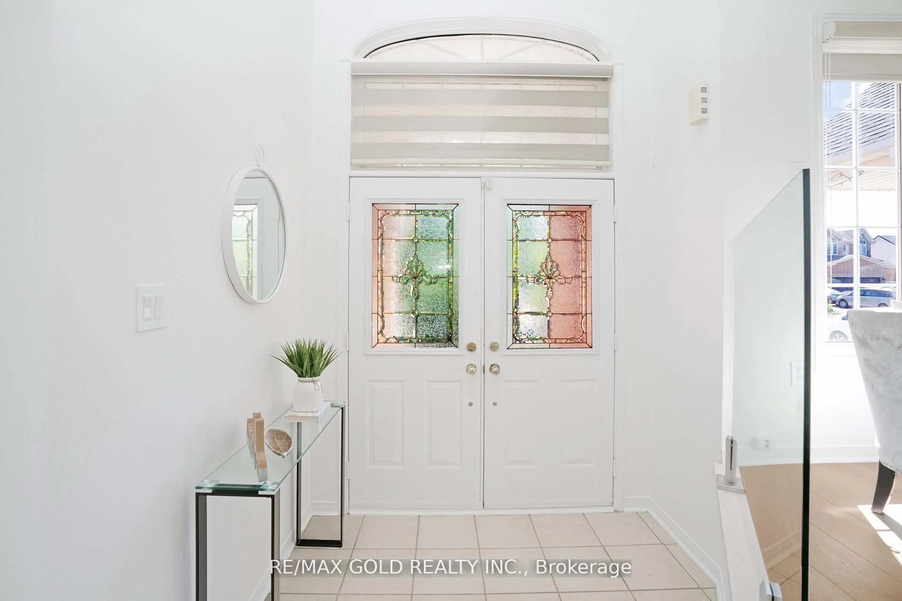 Indoor entryway for 3 Orchid Dr, Brampton Ontario L7A 1M4
