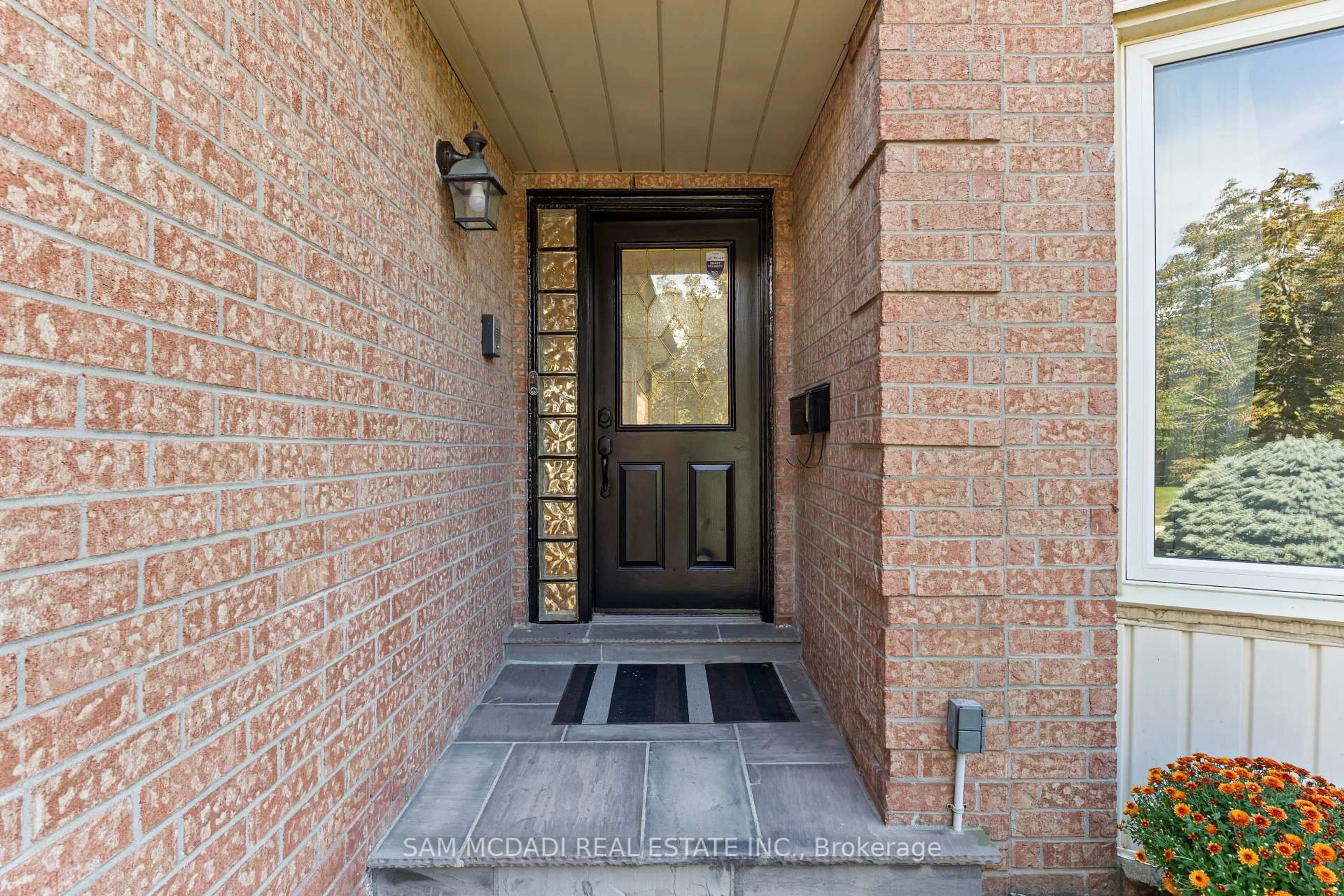 Indoor entryway for 3068 Prentiss Rd, Mississauga Ontario L5L 3W6