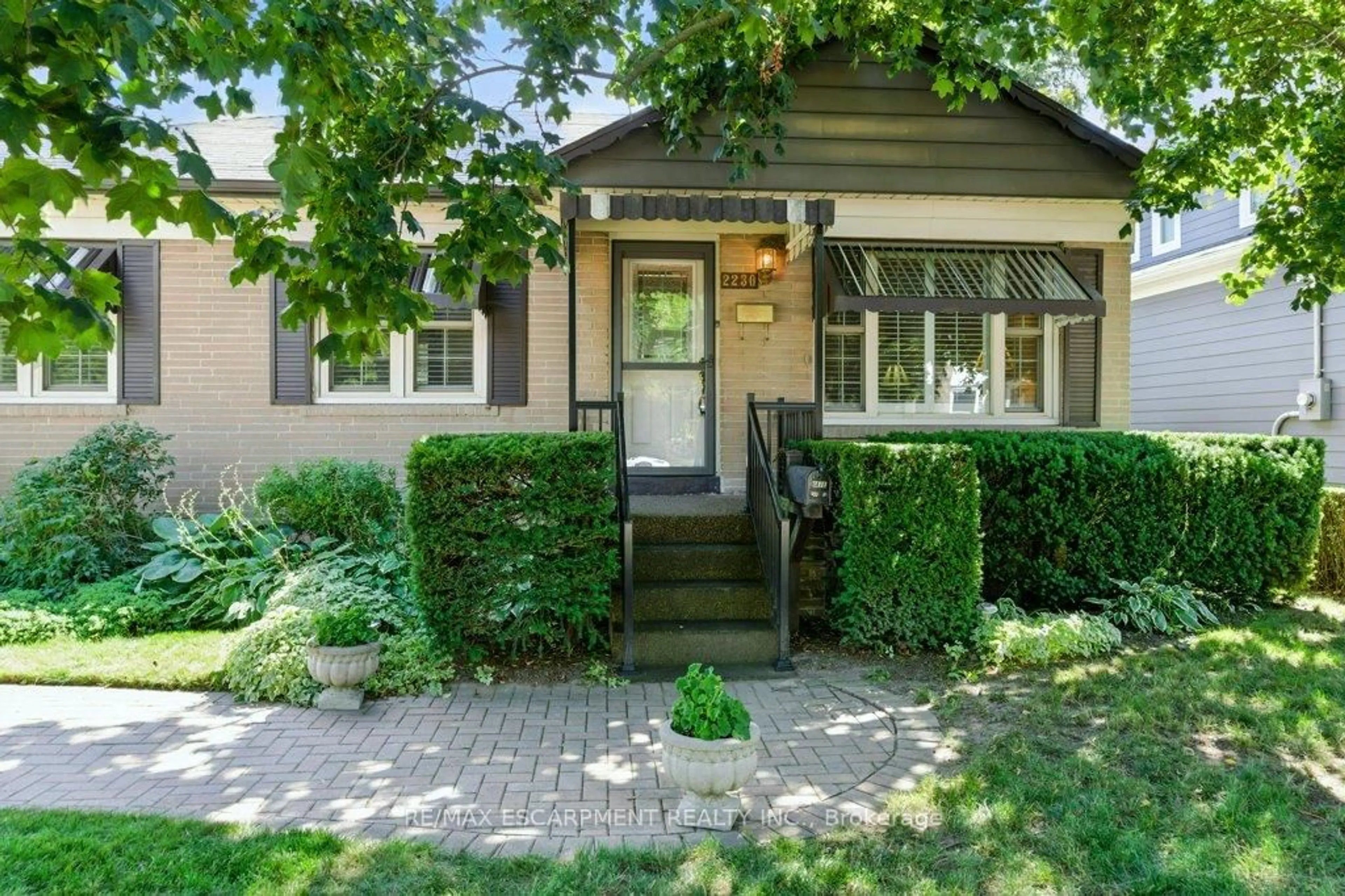 Home with brick exterior material, street for 2230 Courtland Dr, Burlington Ontario L7R 1S4
