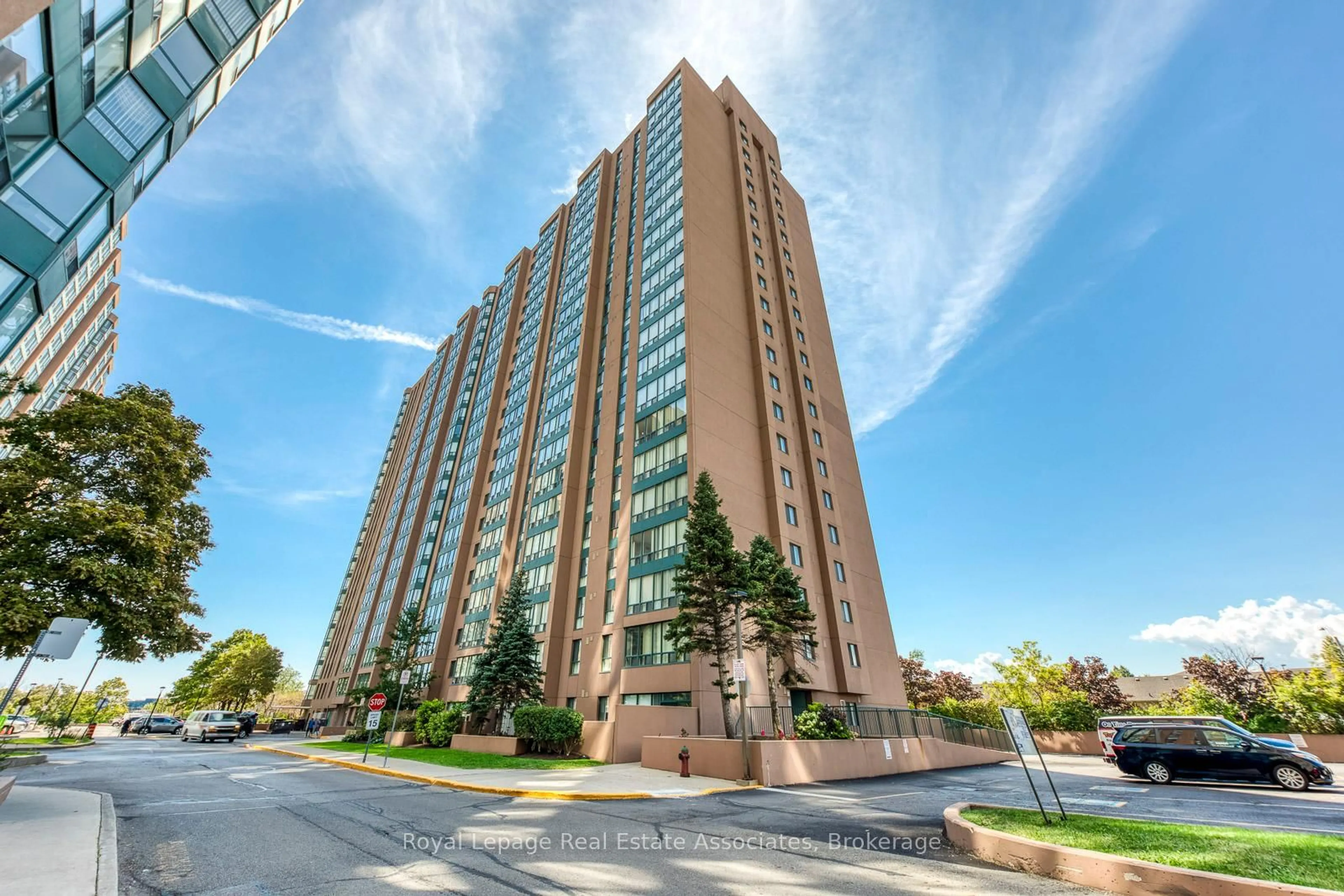 Unknown for 155 Hillcrest Ave #901, Mississauga Ontario L5B 3Z2