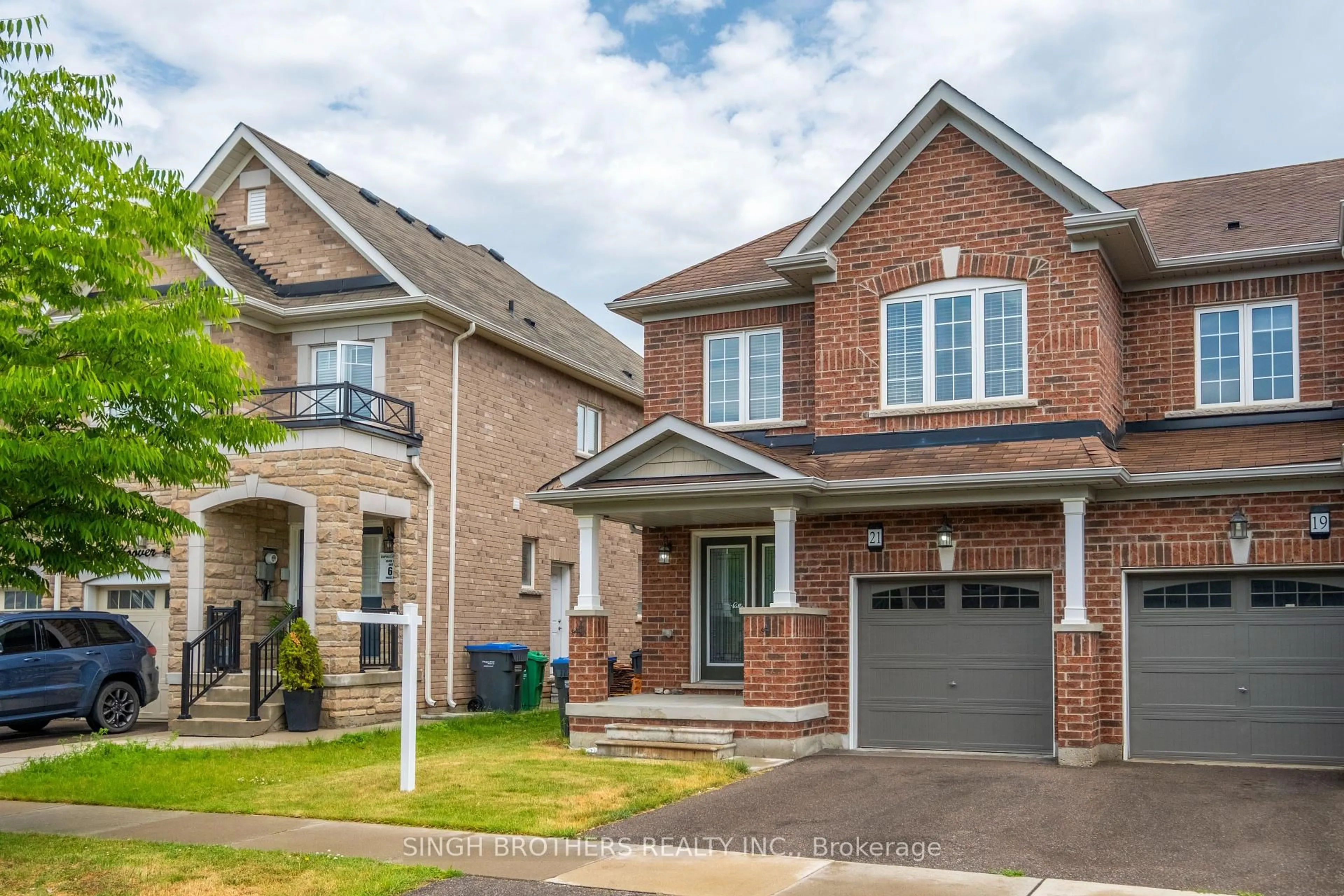 Home with brick exterior material, street for 21 Hoover Rd, Brampton Ontario L7A 4L2