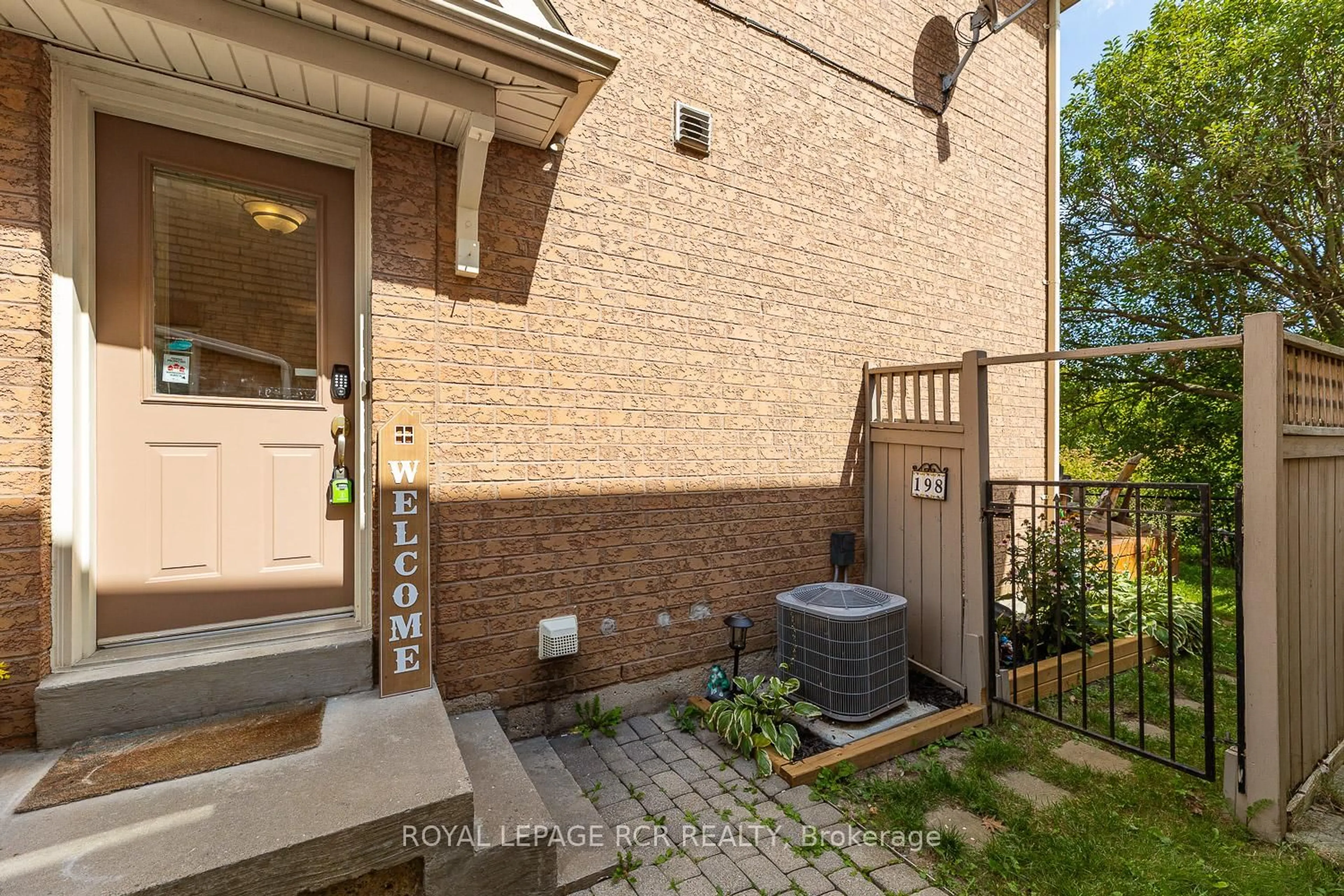 Unknown for 198 Pressed Brick Dr, Brampton Ontario L6V 4K7