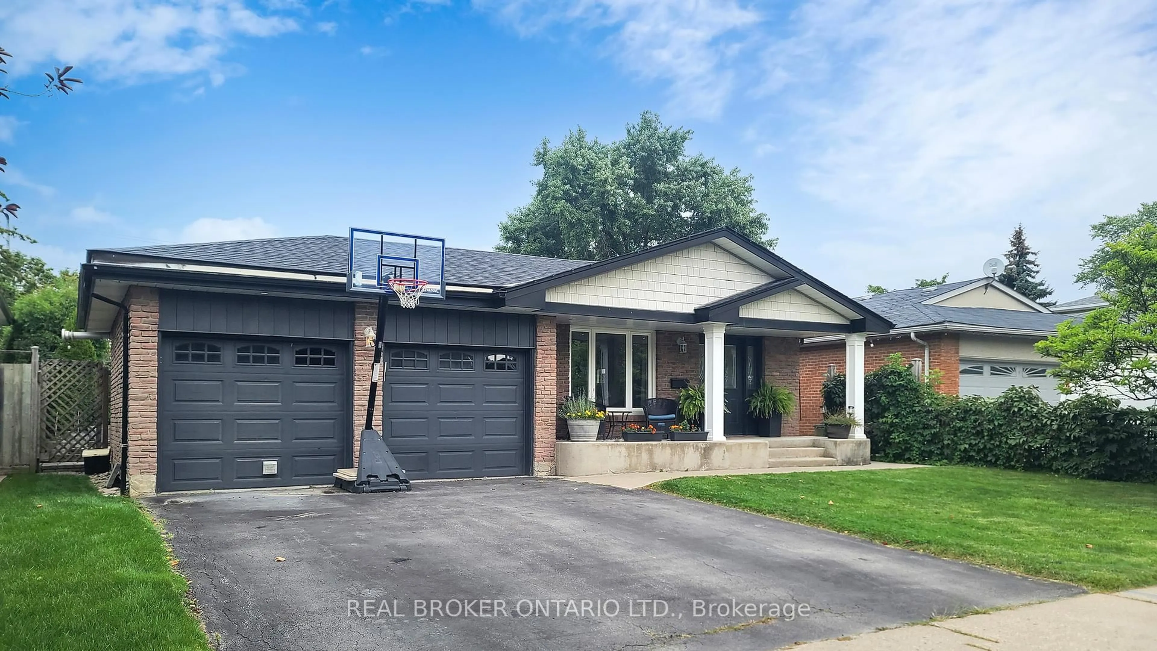 Home with brick exterior material, street for 729 Willow Ave, Milton Ontario L9T 3E5