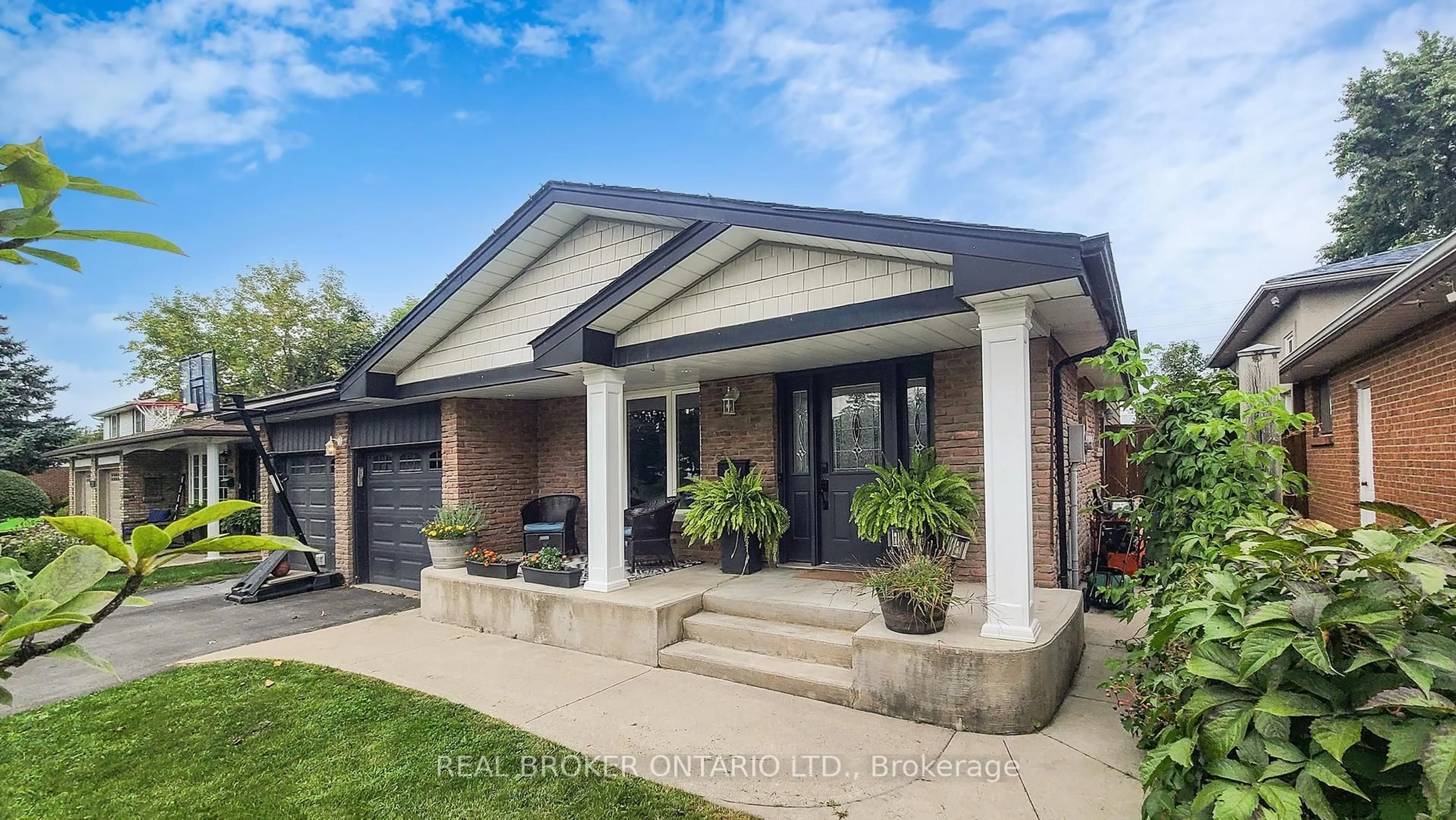 Home with brick exterior material, street for 729 Willow Ave, Milton Ontario L9T 3E5