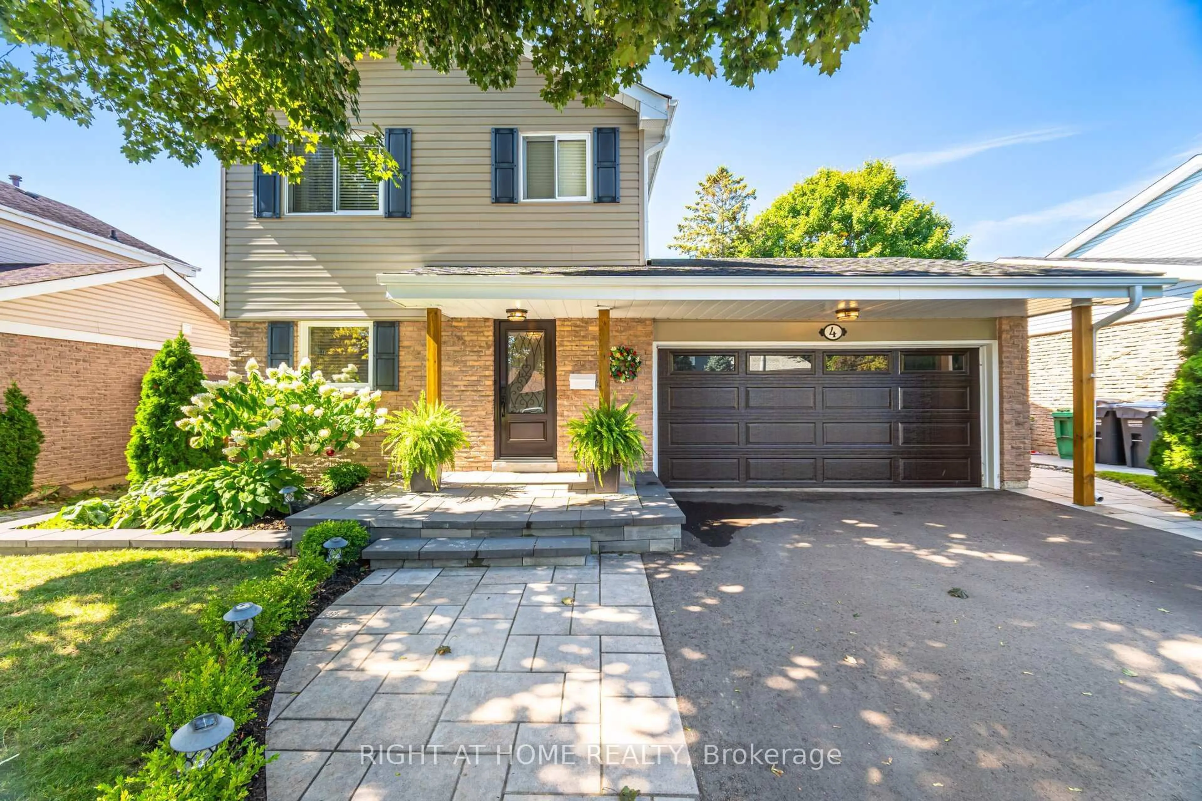 Home with brick exterior material, street for 4 Cantrill Crt, Brampton Ontario L6Z 1A3