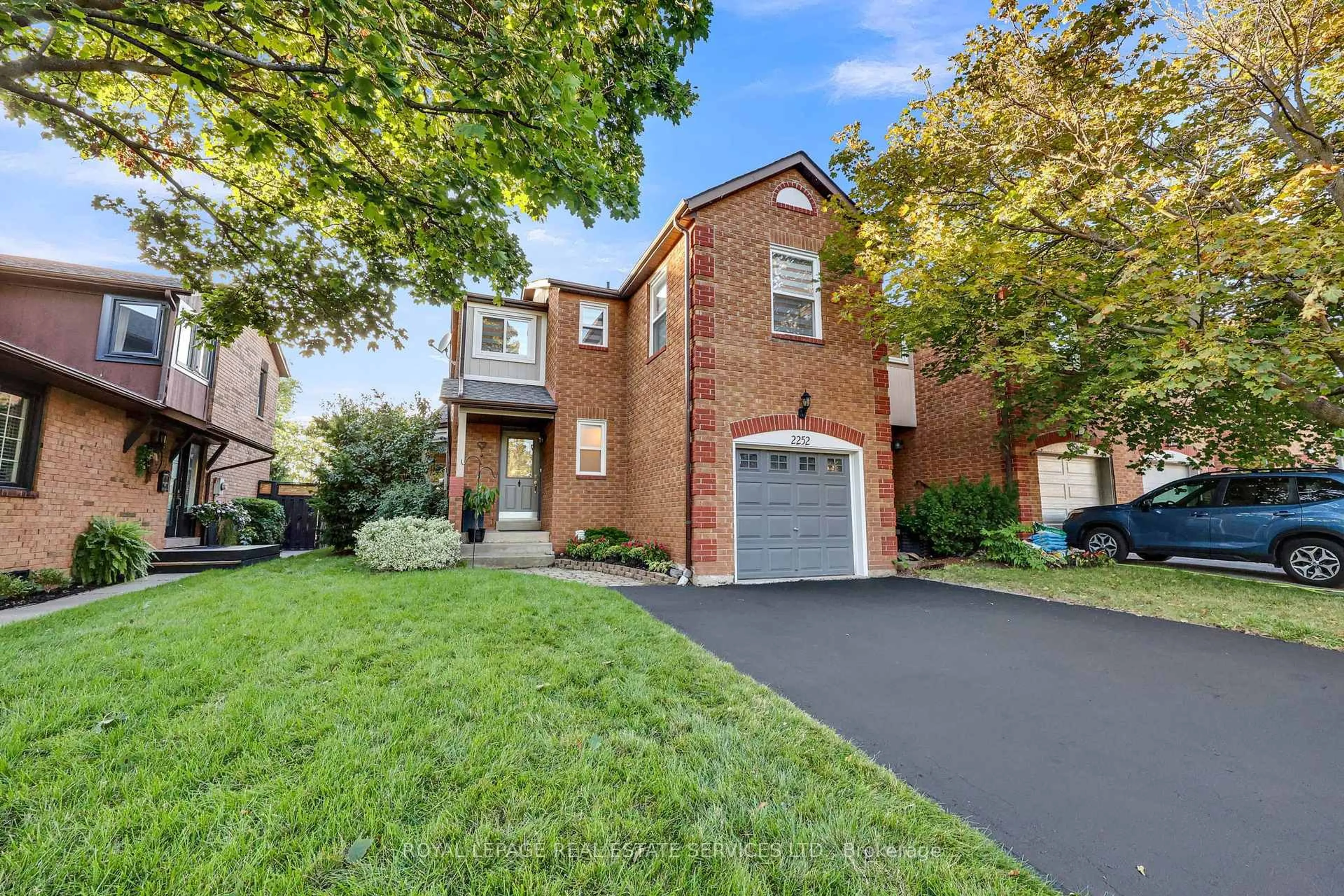 Home with brick exterior material, street for 2252 Margot St, Oakville Ontario L6H 3M7