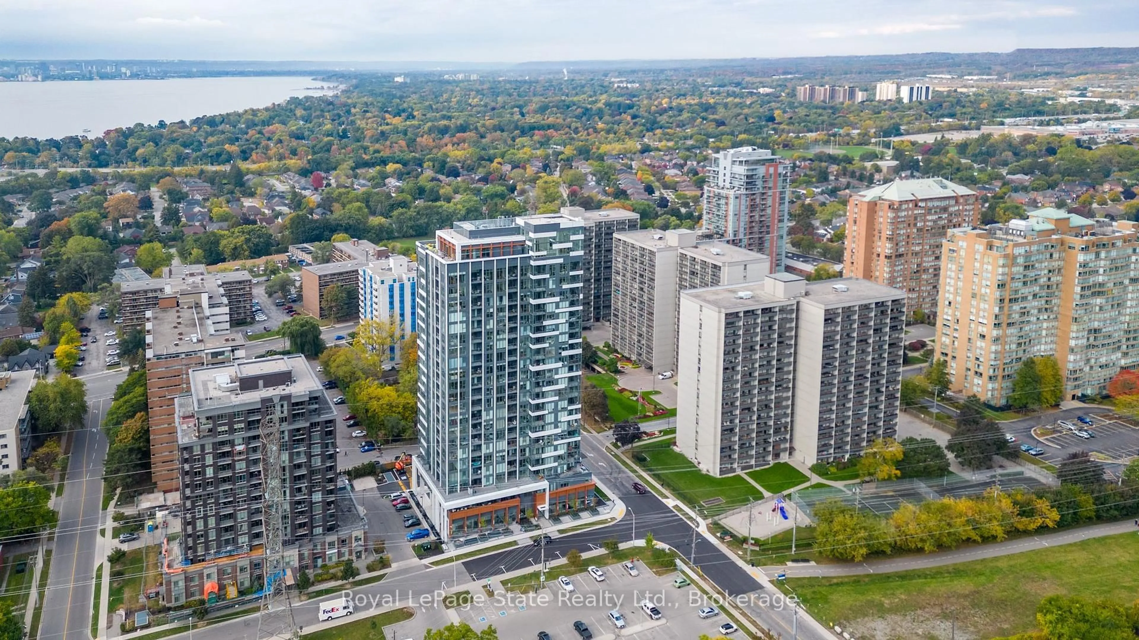 A pic from outside/outdoor area/front of a property/back of a property/a pic from drone, city buildings view from balcony for 500 Brock Ave #808, Burlington Ontario L7S 0A5