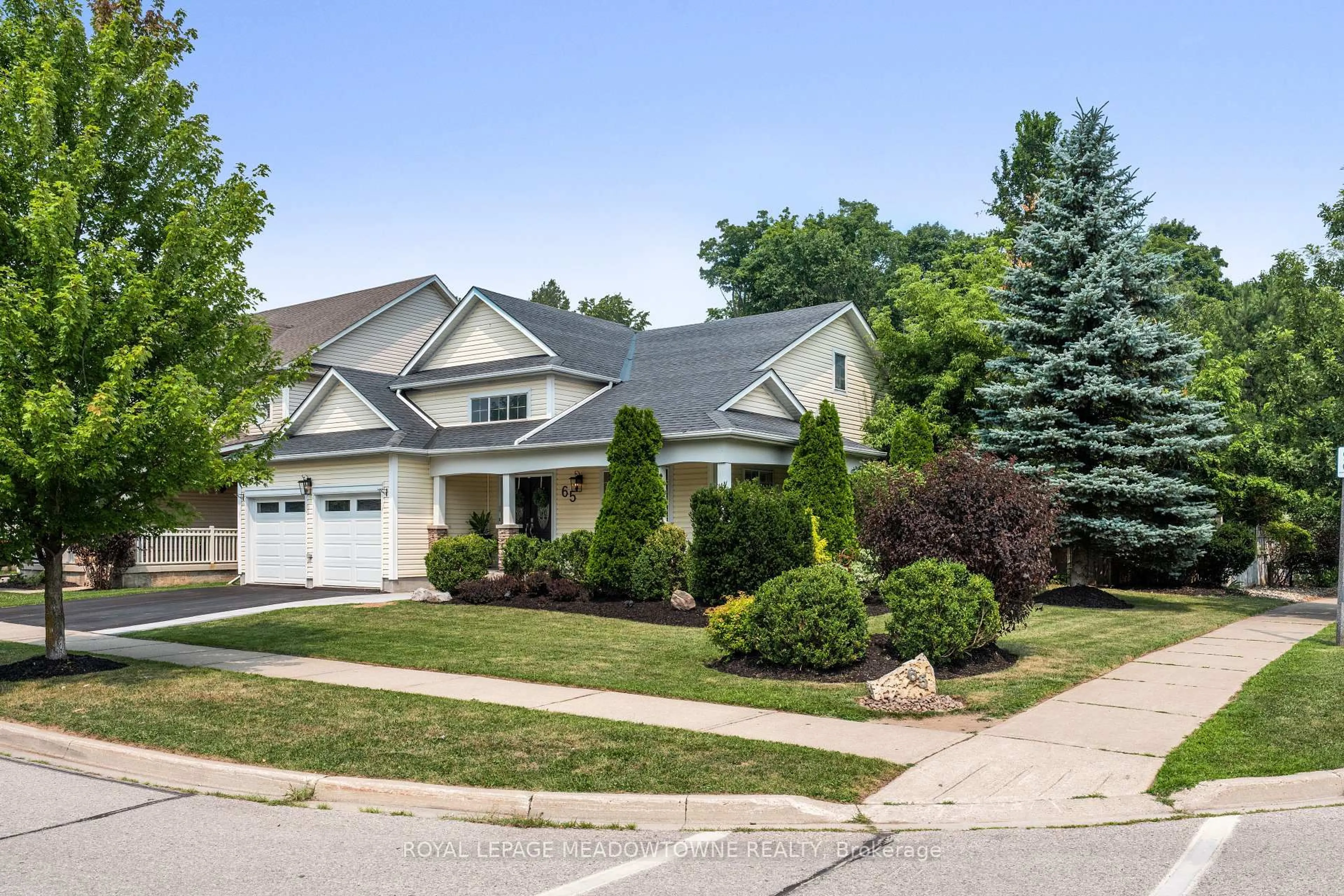 Home with vinyl exterior material, street for 65 Browns Cres, Halton Hills Ontario L7J 3A4