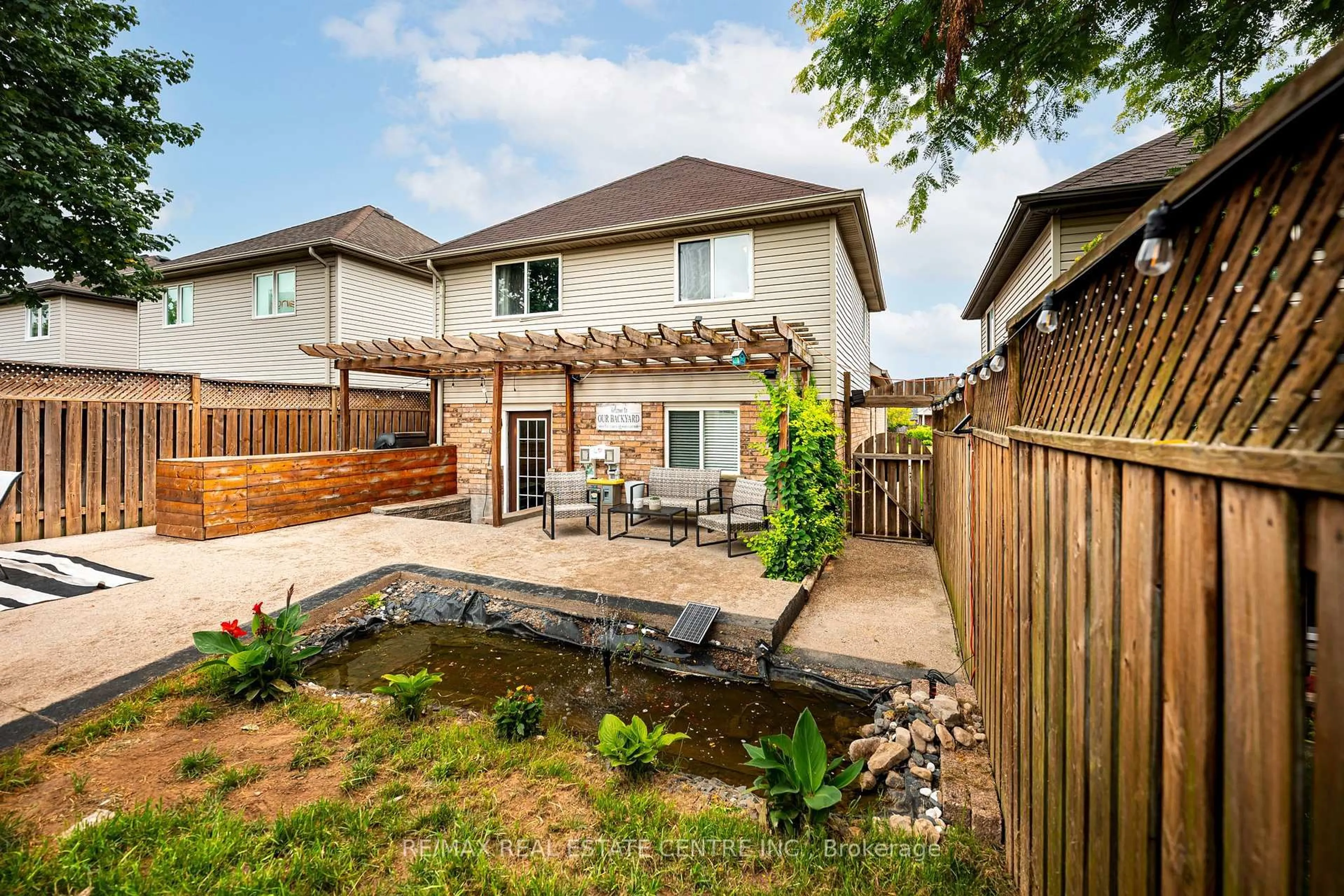 Patio, street for 28 Henderson St, Orangeville Ontario L9W 5G1
