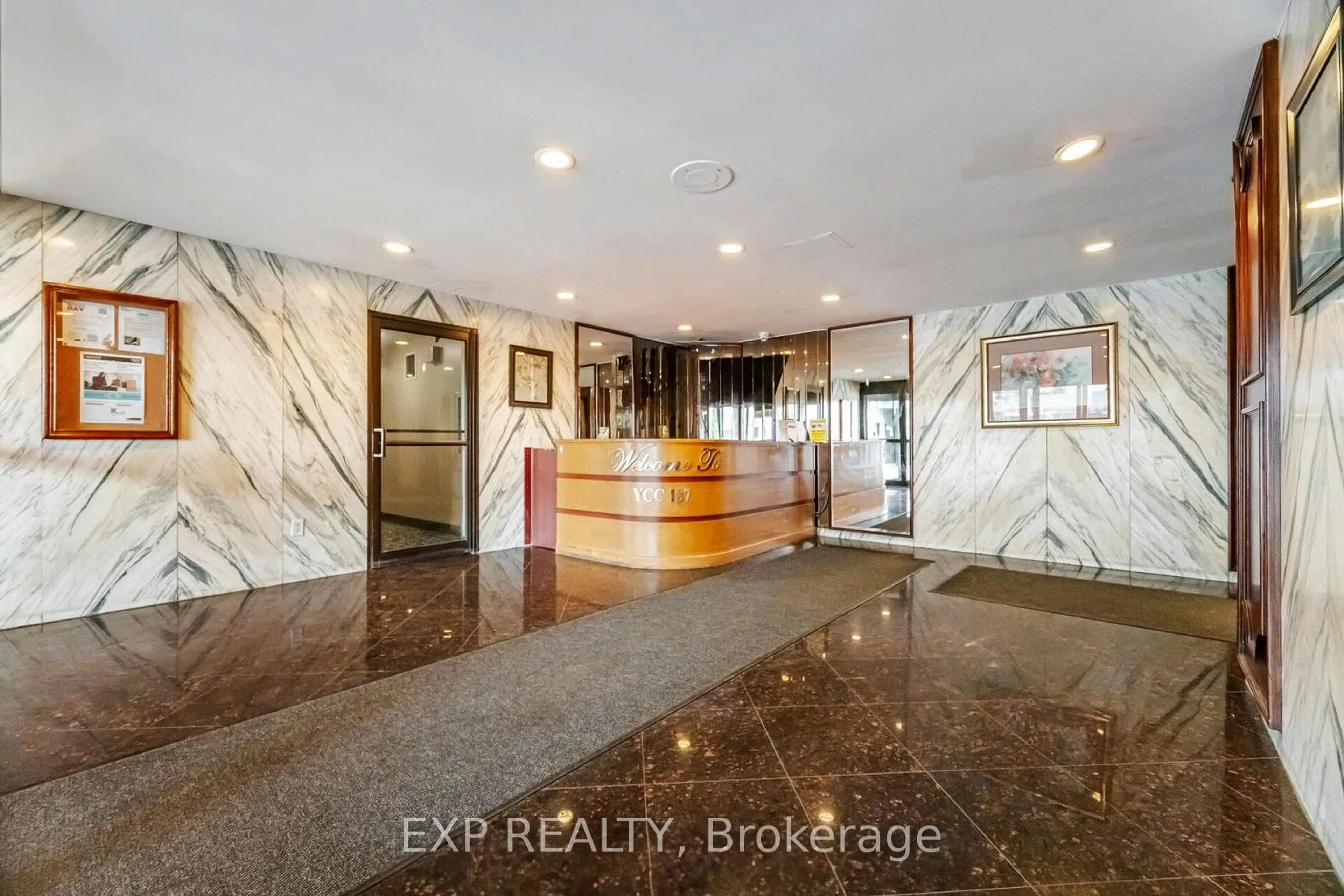 Lobby for 3390 Weston Rd #2006, Toronto Ontario M9M 2X3