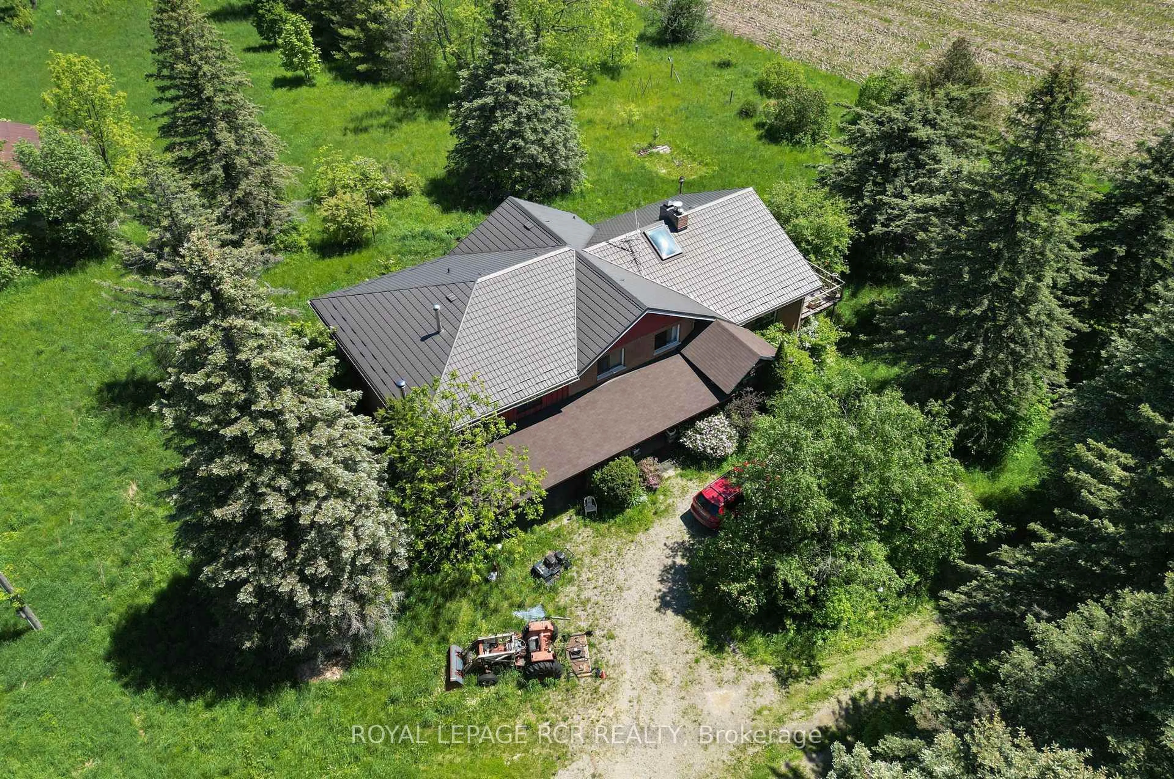 A pic from outside/outdoor area/front of a property/back of a property/a pic from drone, unknown for 19455 Shaws Creek Rd, Caledon Ontario L7K 1L5