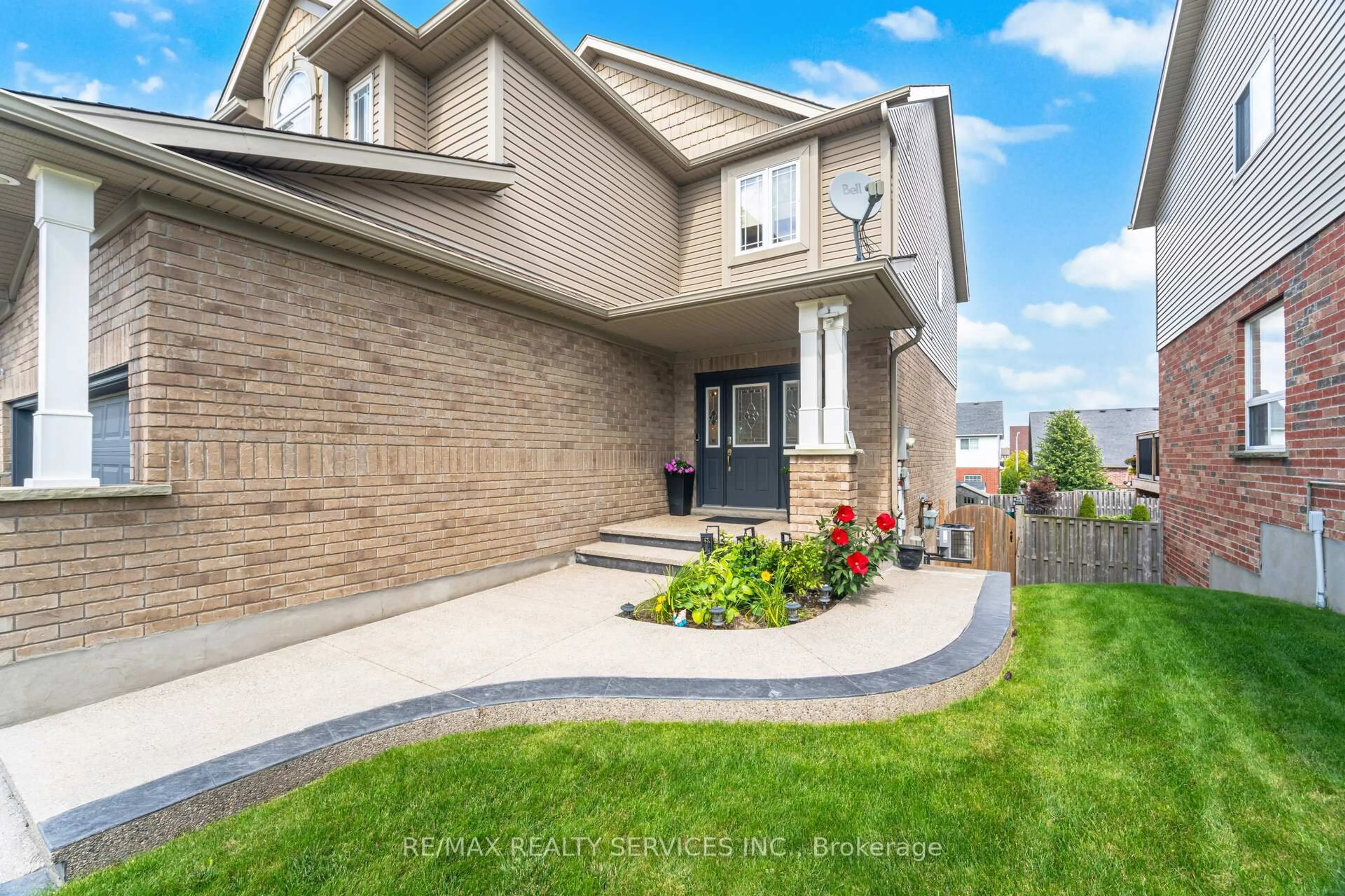 Home with brick exterior material, street for 60 Dinnick Cres, Orangeville Ontario L9W 0B7