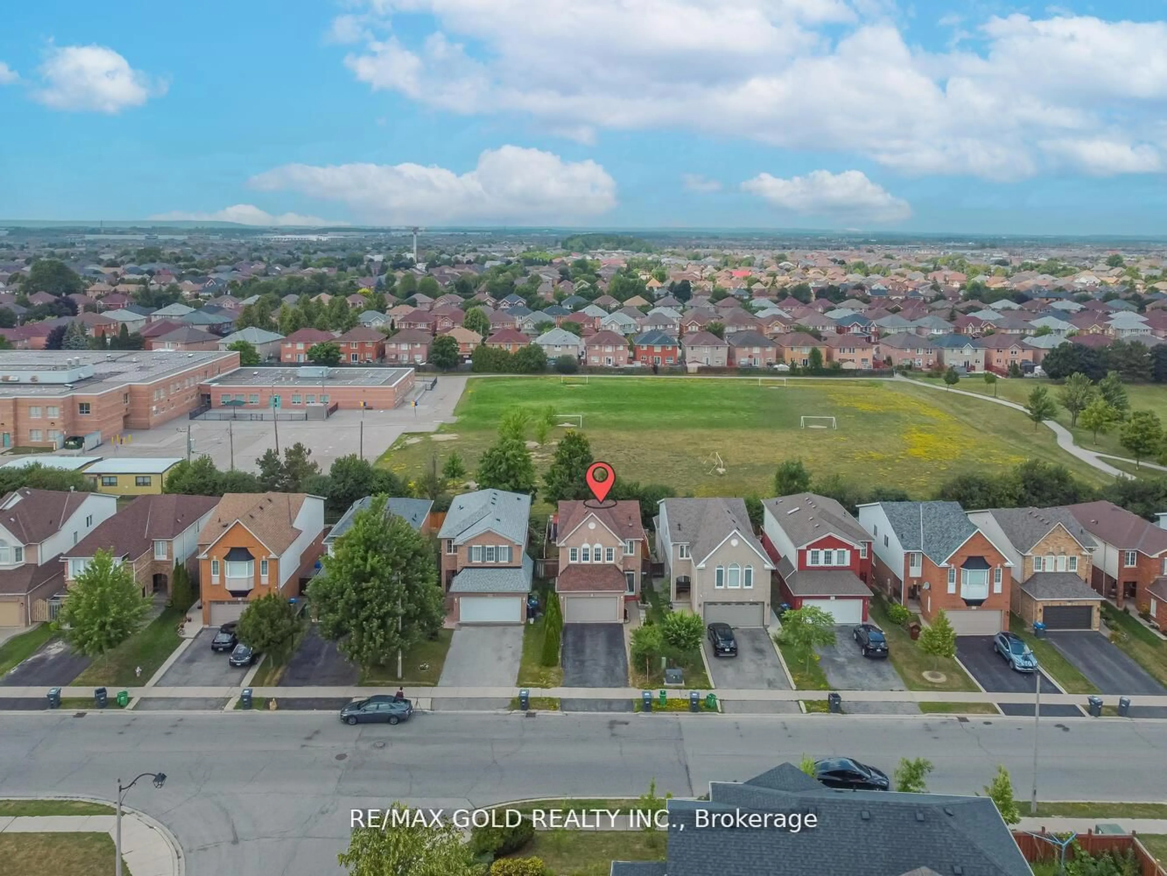 A pic from outside/outdoor area/front of a property/back of a property/a pic from drone, street for 89 Black Forest Dr, Brampton Ontario L6R 2E6