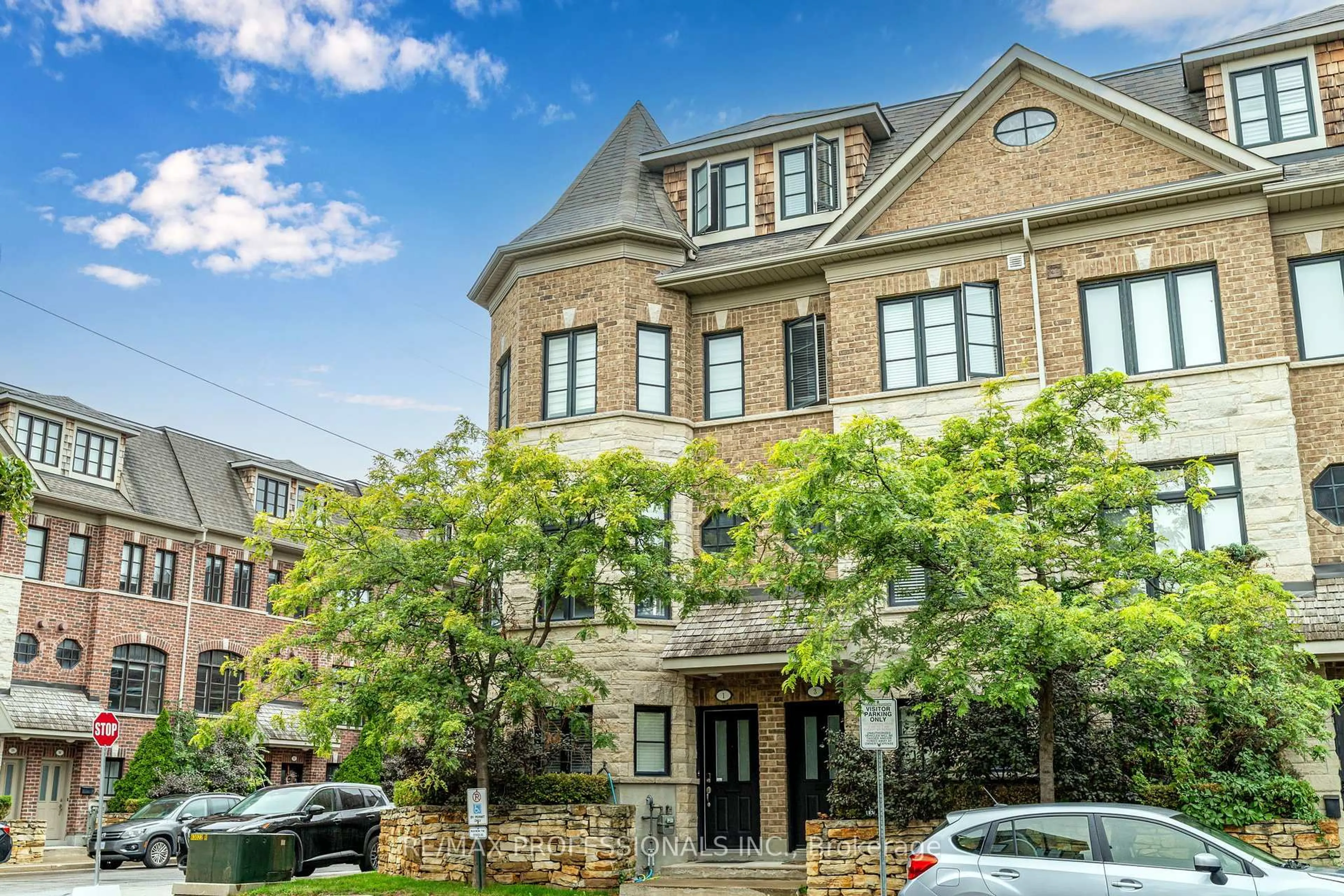 Home with brick exterior material, street for 1812 Burnhamthorpe Rd #1, Mississauga Ontario L4X 0A3