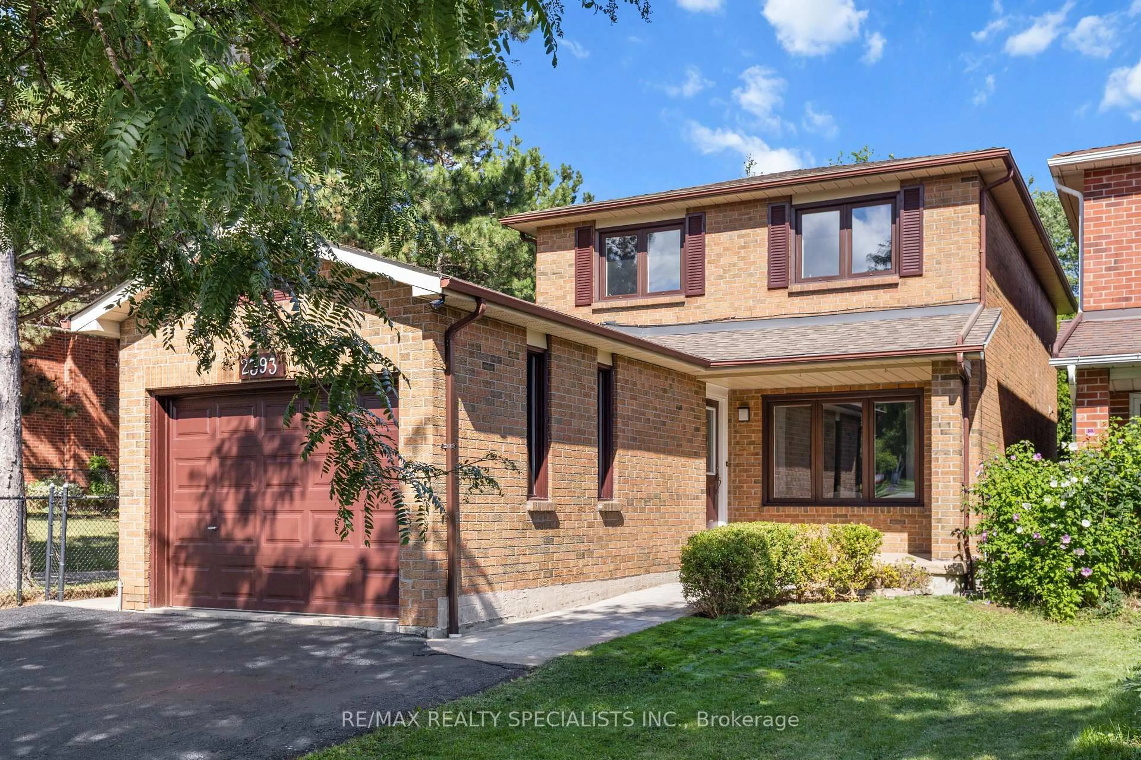 Home with brick exterior material, street for 2393 Hargood Pl, Mississauga Ontario L5M 3G2