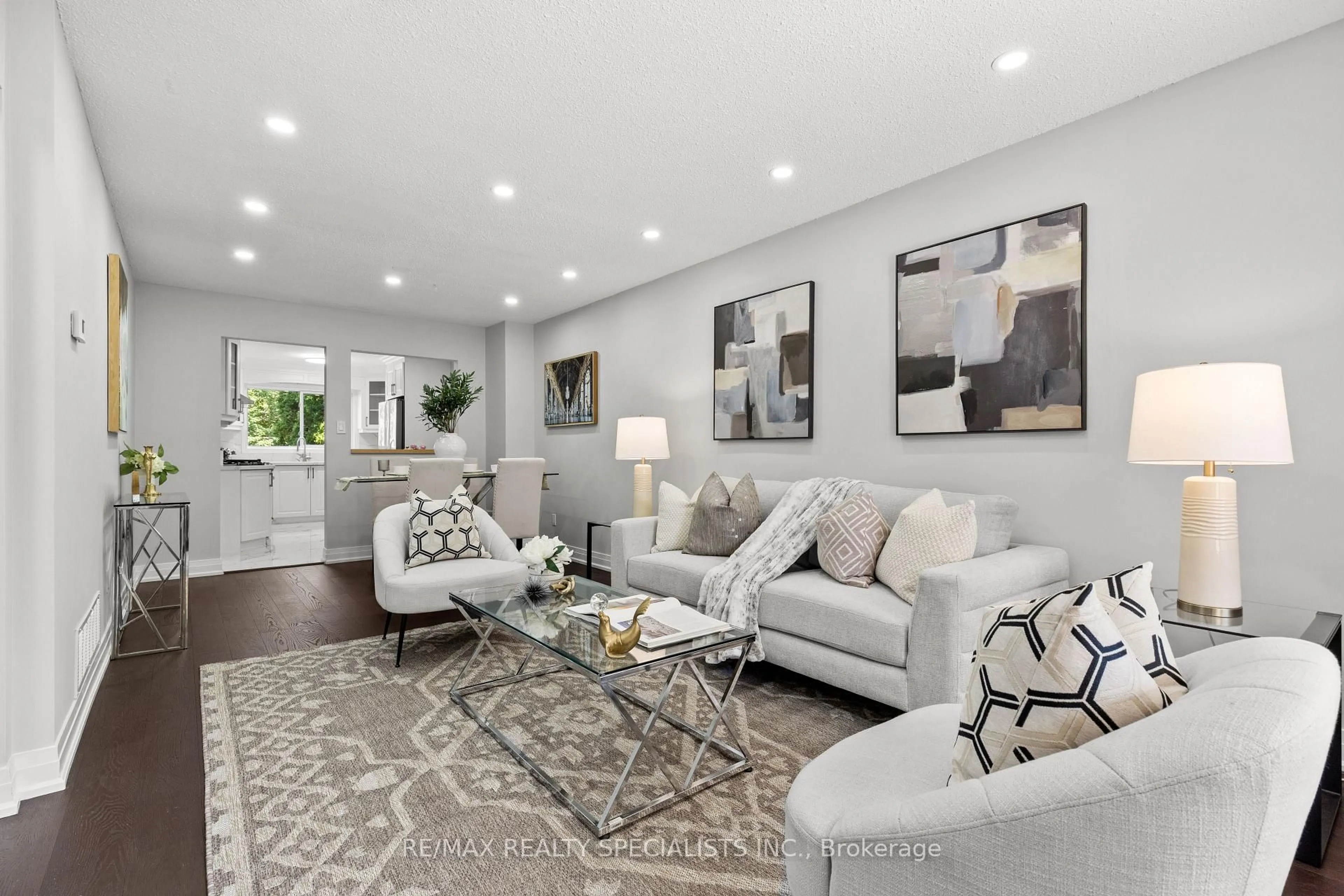 Living room with furniture, unknown for 2393 Hargood Pl, Mississauga Ontario L5M 3G2