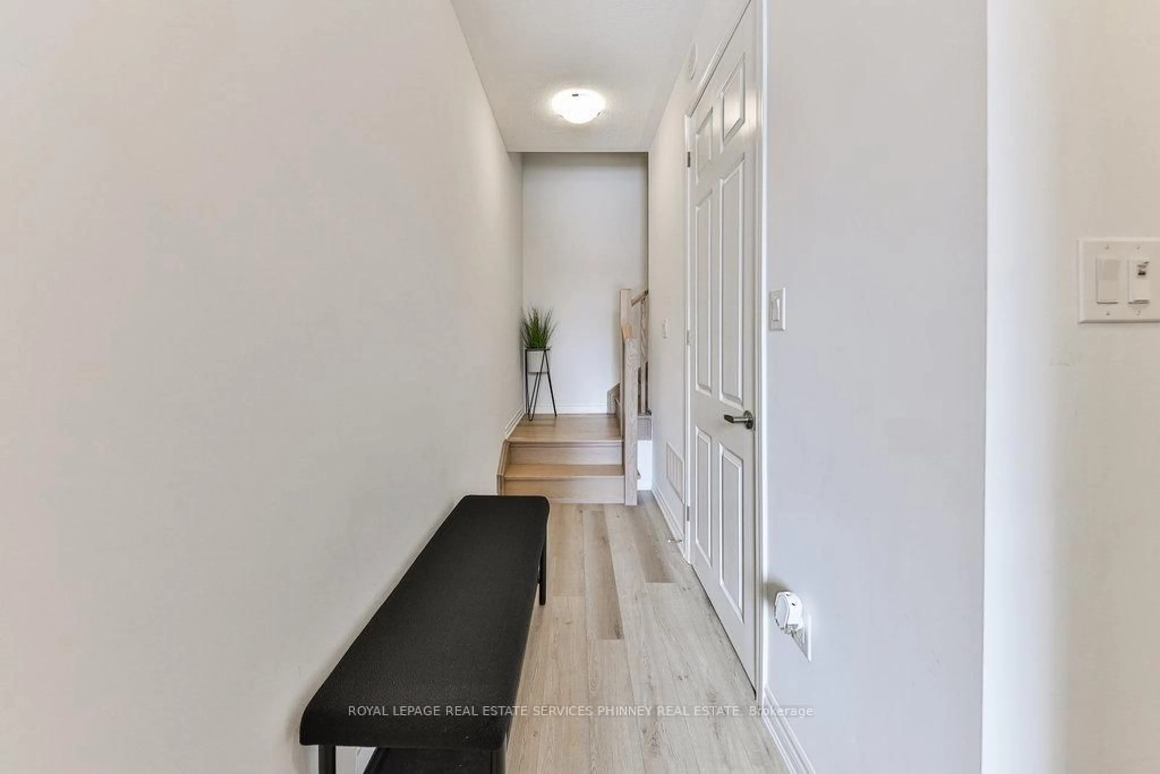 Indoor entryway for 1841 Thames Circ, Milton Ontario L9E 2A4
