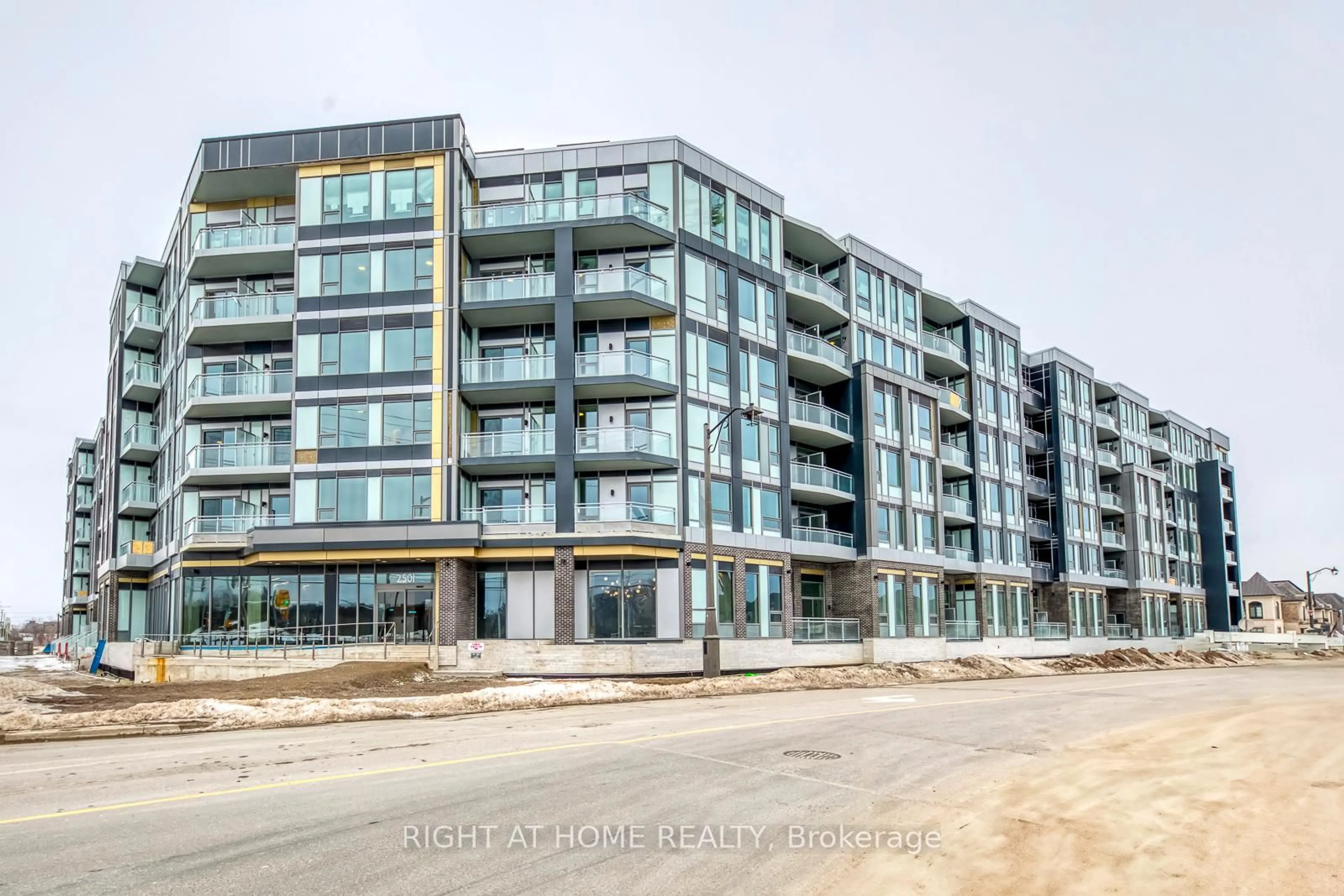 Unknown for 2501 Saw Whet Blvd #136, Oakville Ontario L6M 5N2