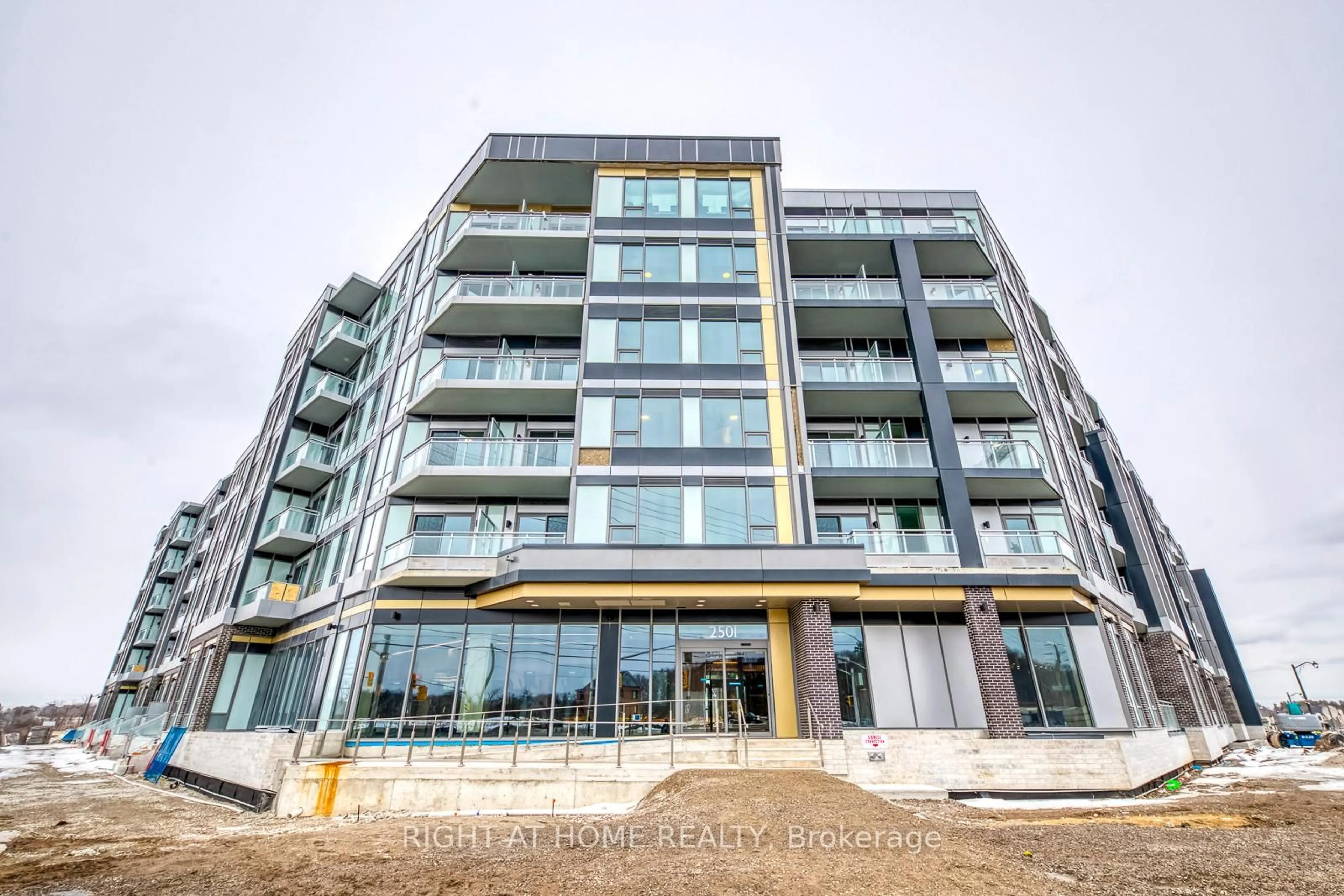 Unknown for 2501 Saw Whet Blvd #136, Oakville Ontario L6M 5N2