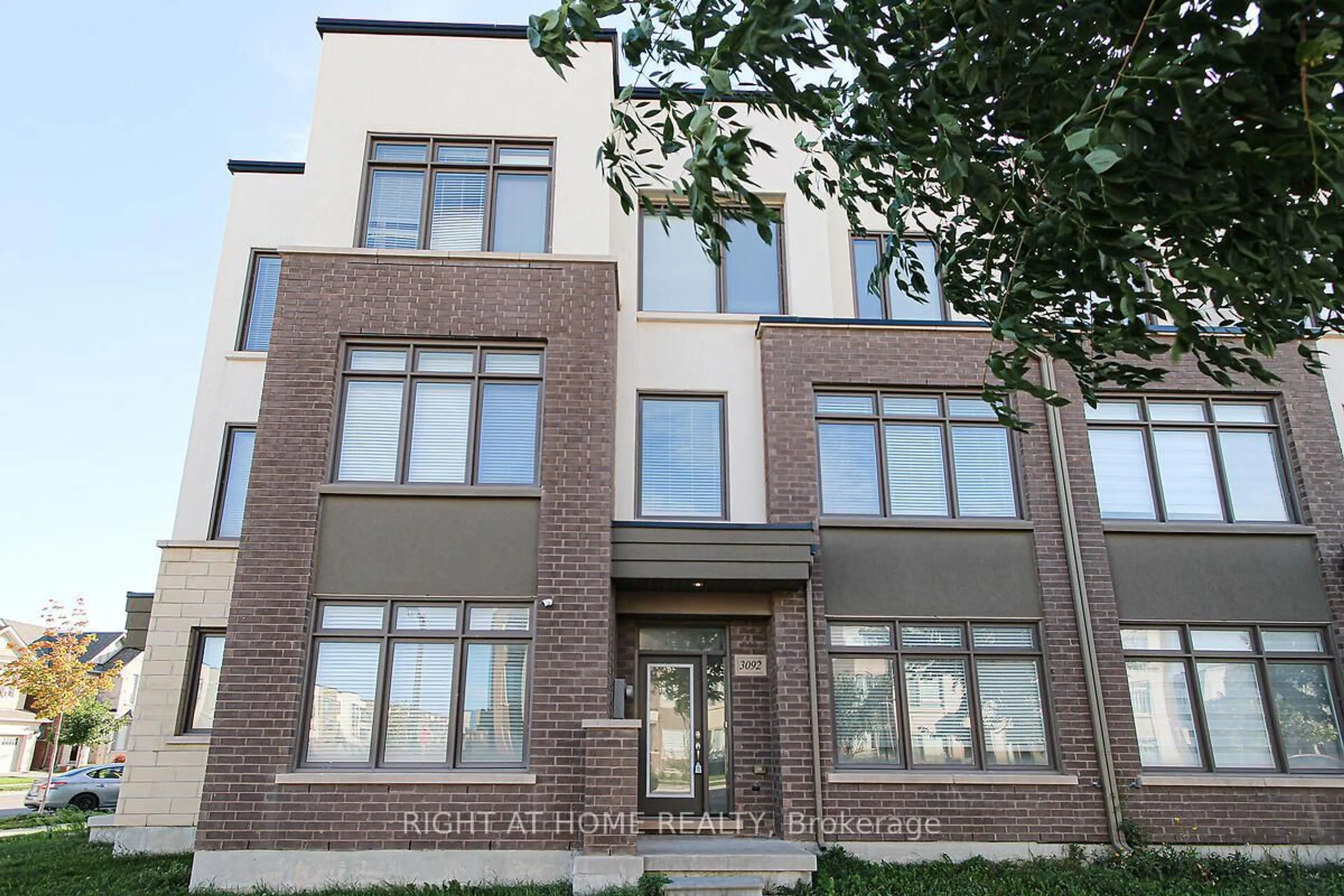 Home with brick exterior material, building for 3092 Ernest Appelbe Blvd, Oakville Ontario L6H 0M1
