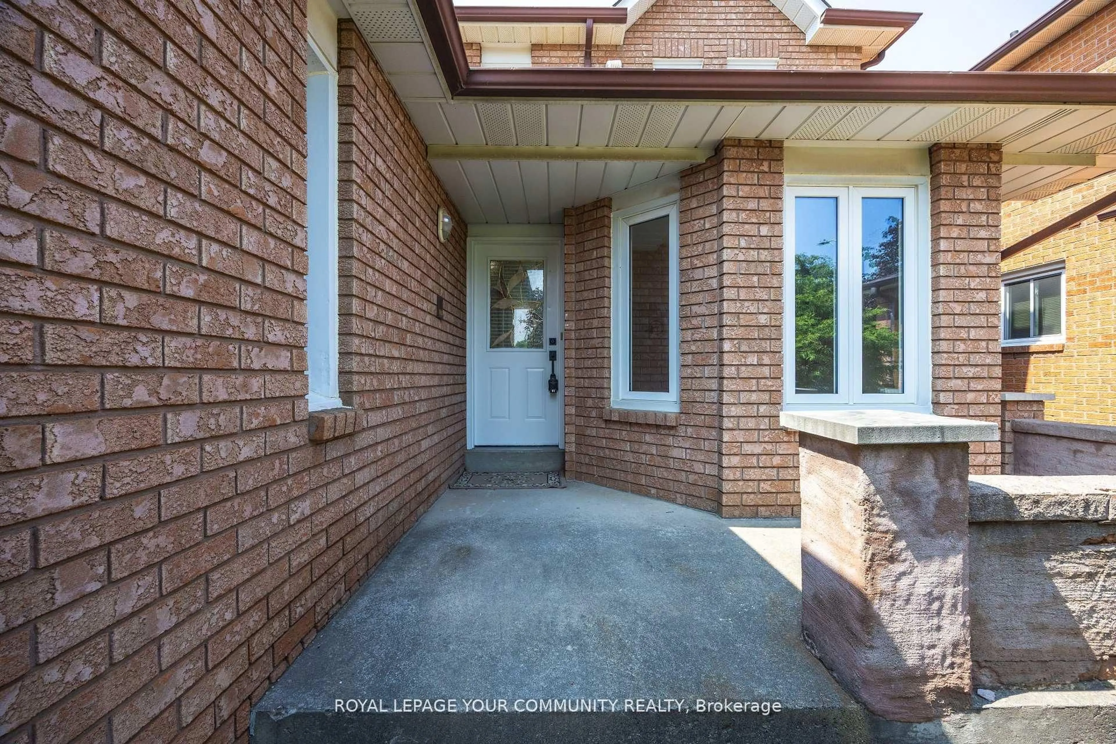 Home with brick exterior material, street for 5158 Sundial Crt, Mississauga Ontario L5R 2S9