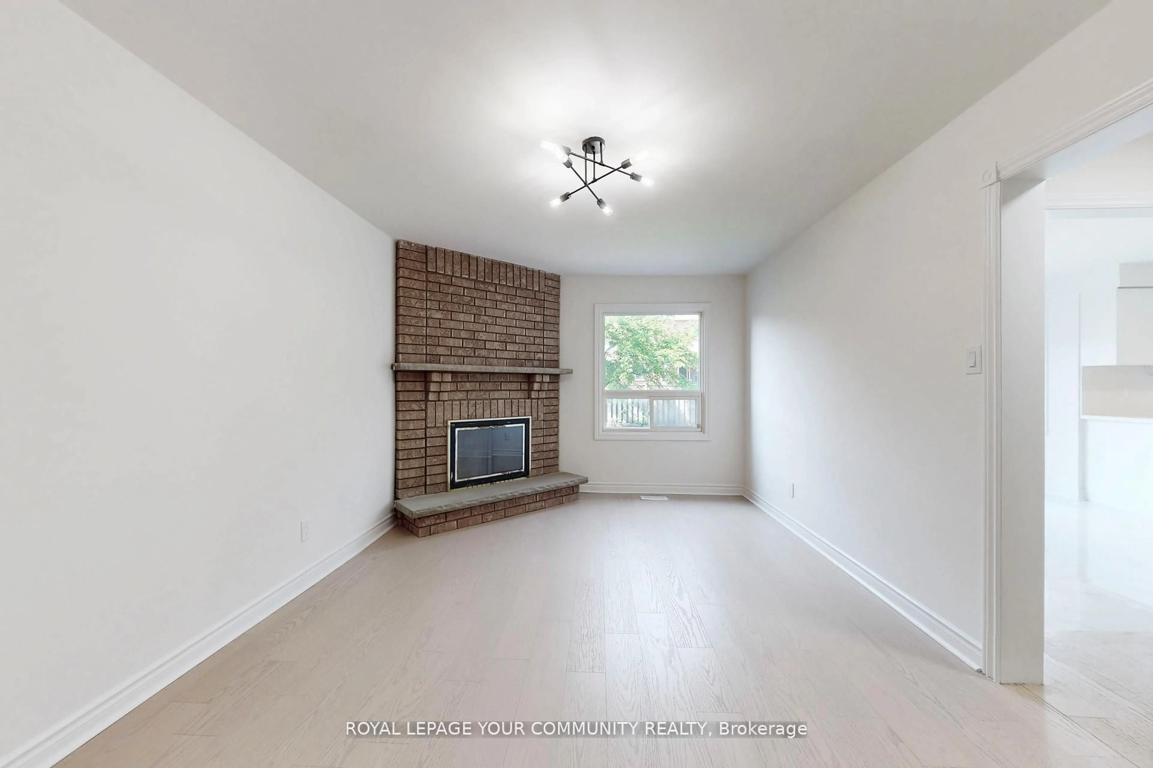 A pic of a room for 5158 Sundial Crt, Mississauga Ontario L5R 2S9