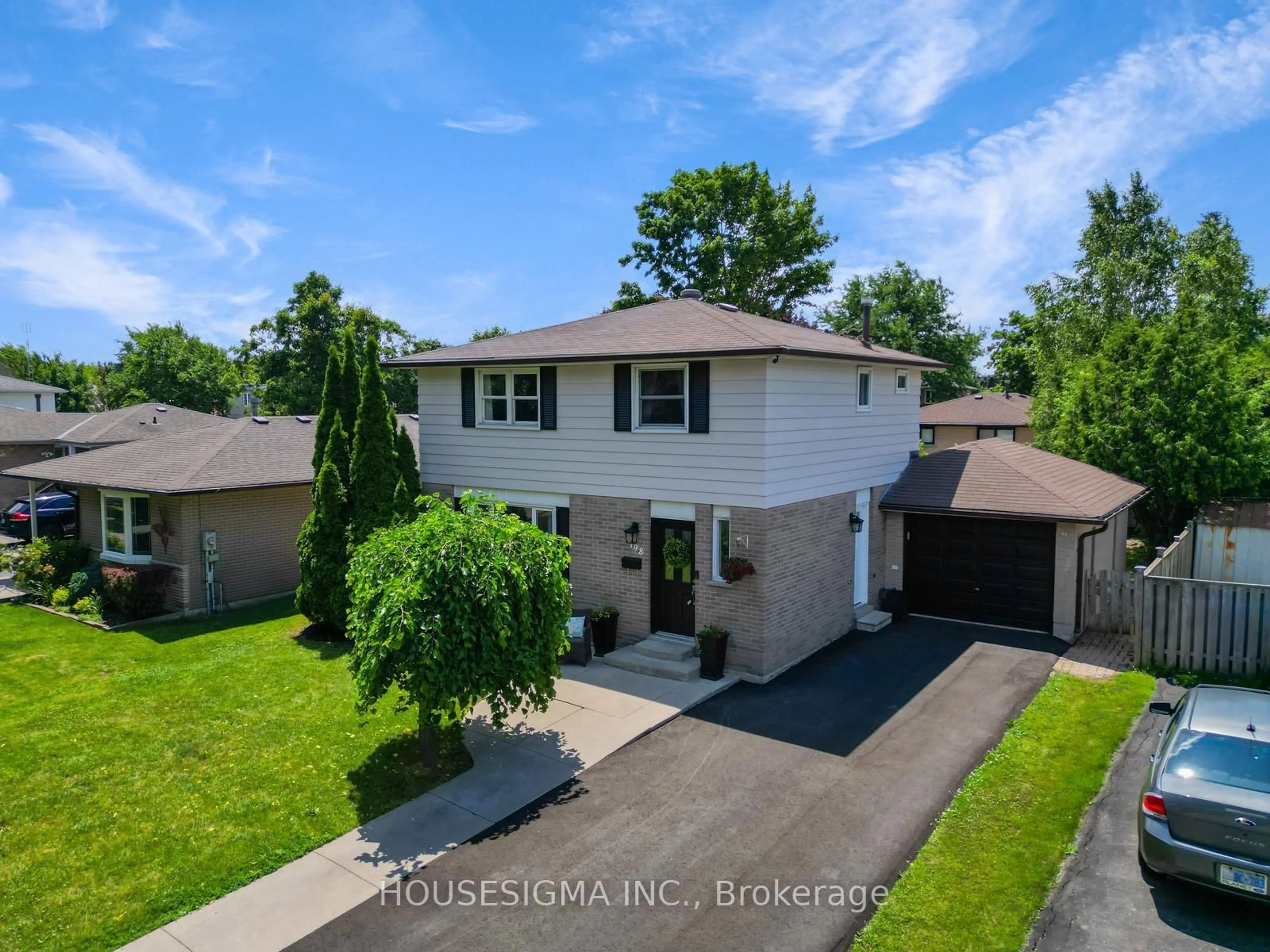 A pic from outside/outdoor area/front of a property/back of a property/a pic from drone, street for 198 Archdekin Dr, Brampton Ontario L6V 1Z1