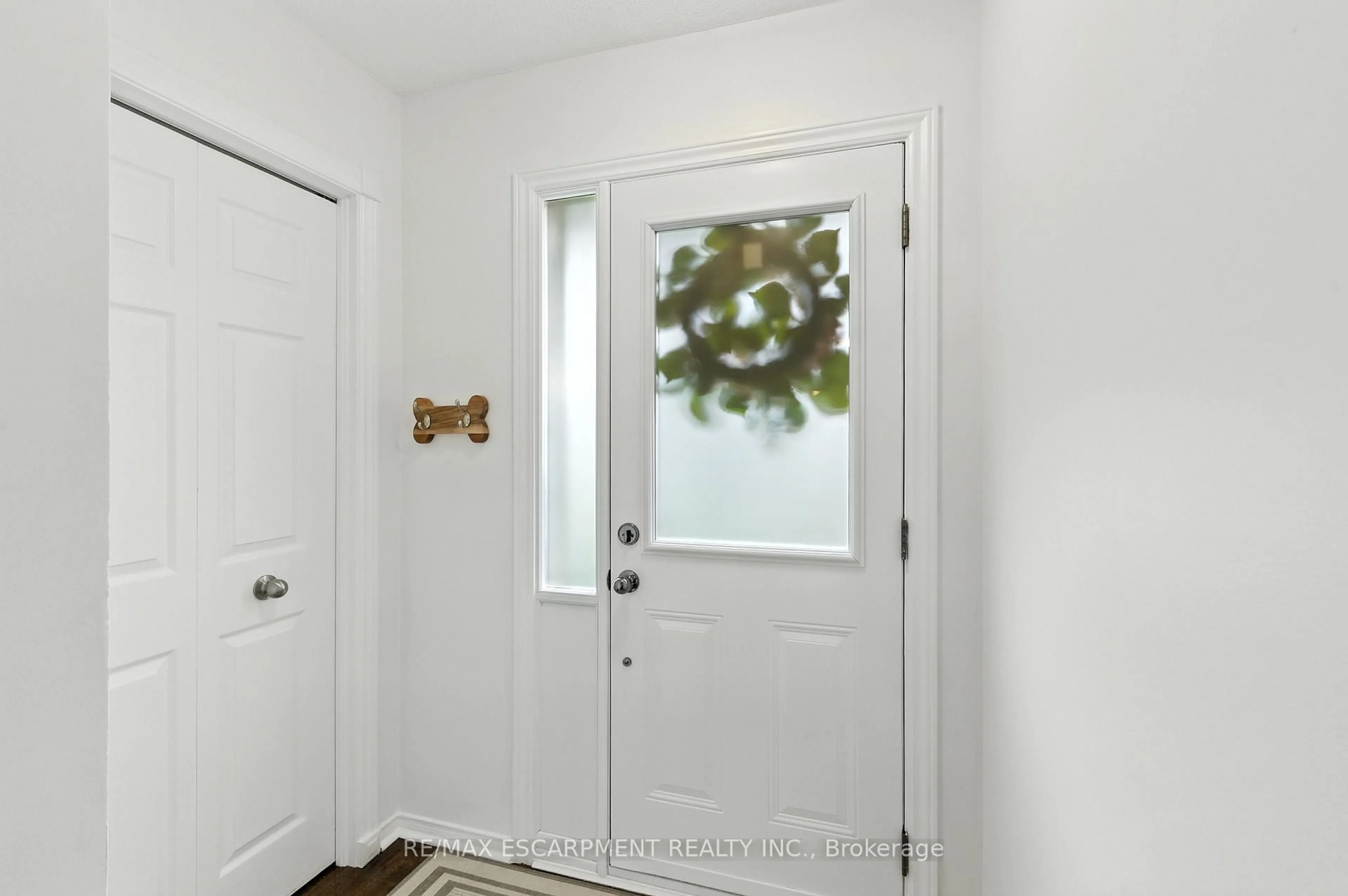 Indoor entryway for 415 River Oaks Blvd #23, Oakville Ontario L6H 5P7