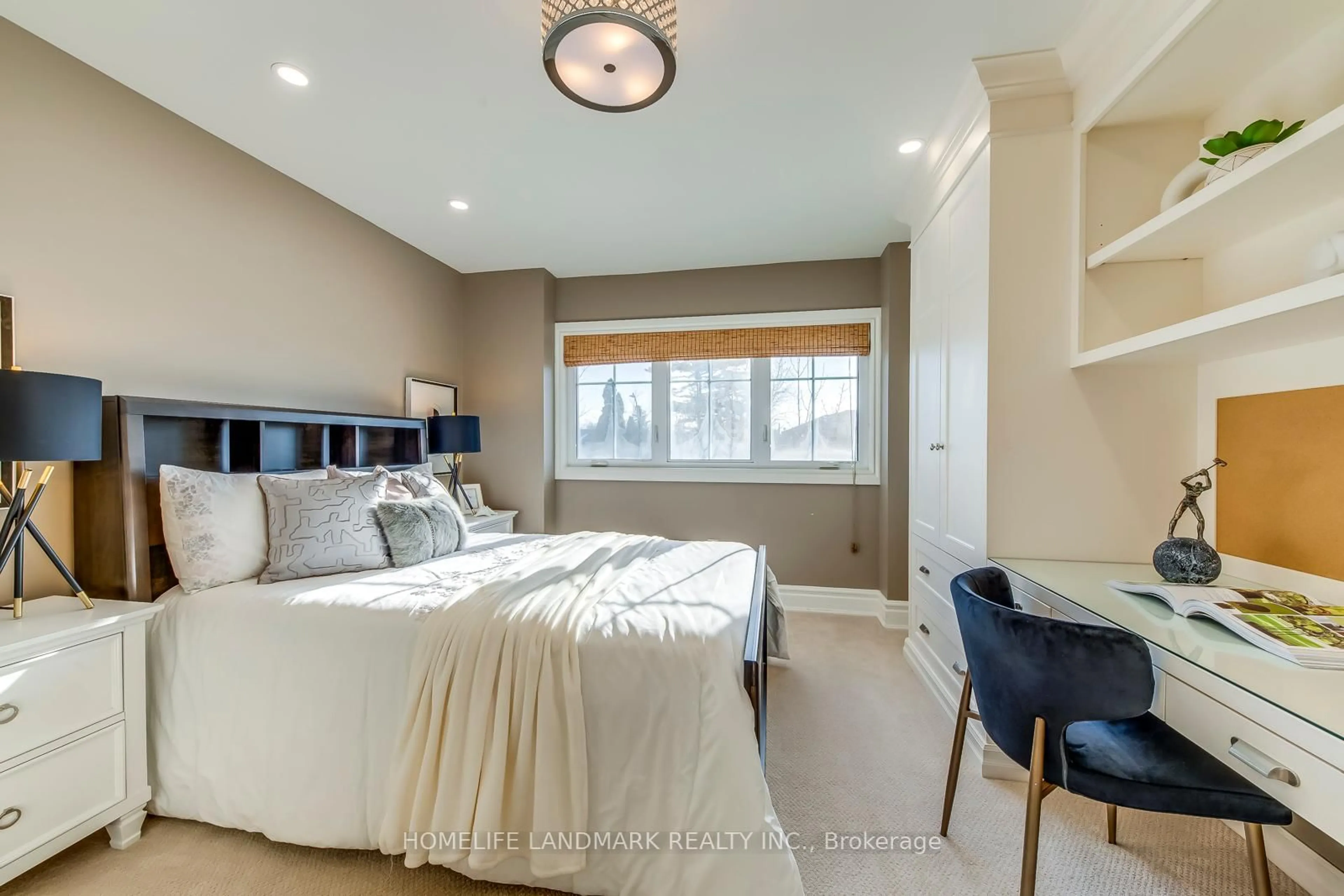 Bedroom with bed, unknown for 214 Waneta Dr, Oakville Ontario L6K 2T5